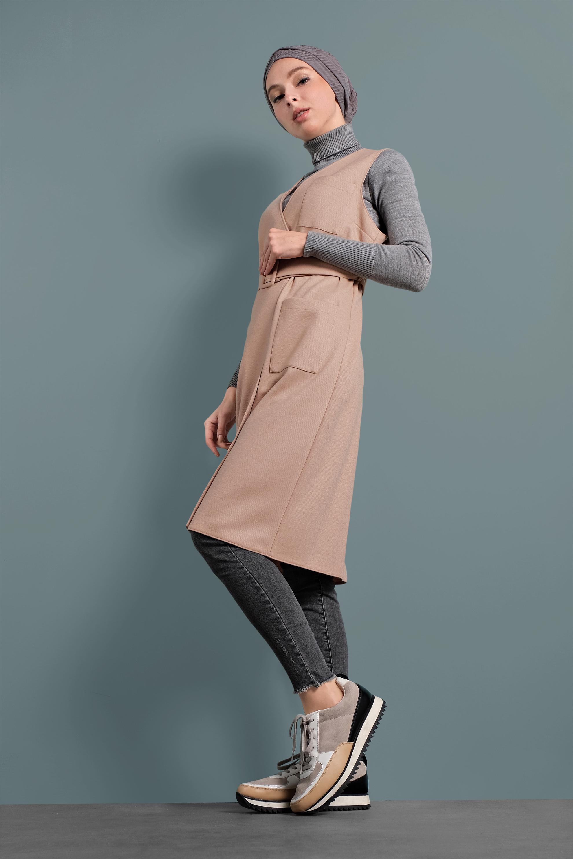 Tesettür giyim BEJ CEPLİ KRUVAZE YELEK 40264