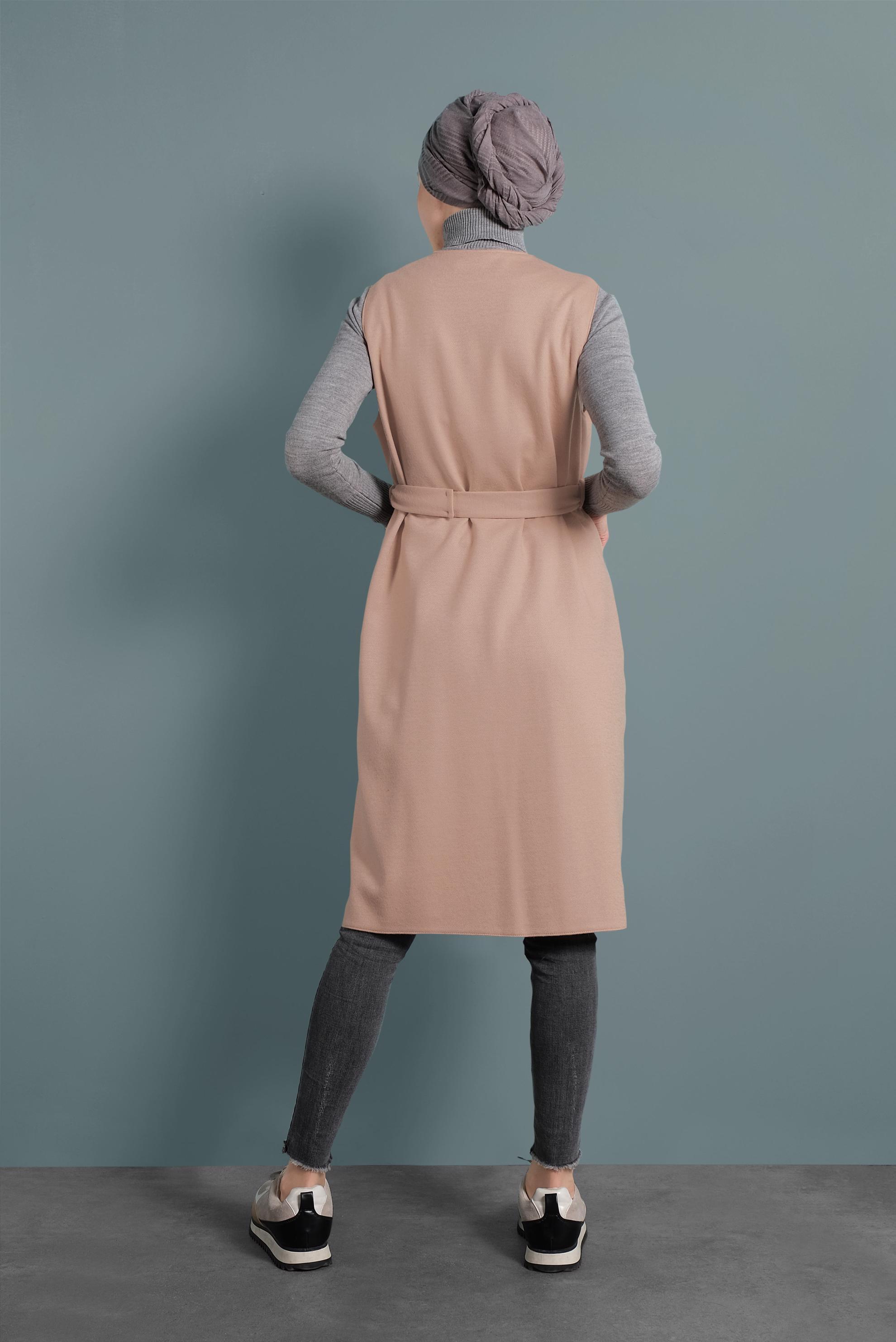 Tesettür giyim BEJ CEPLİ KRUVAZE YELEK 40264