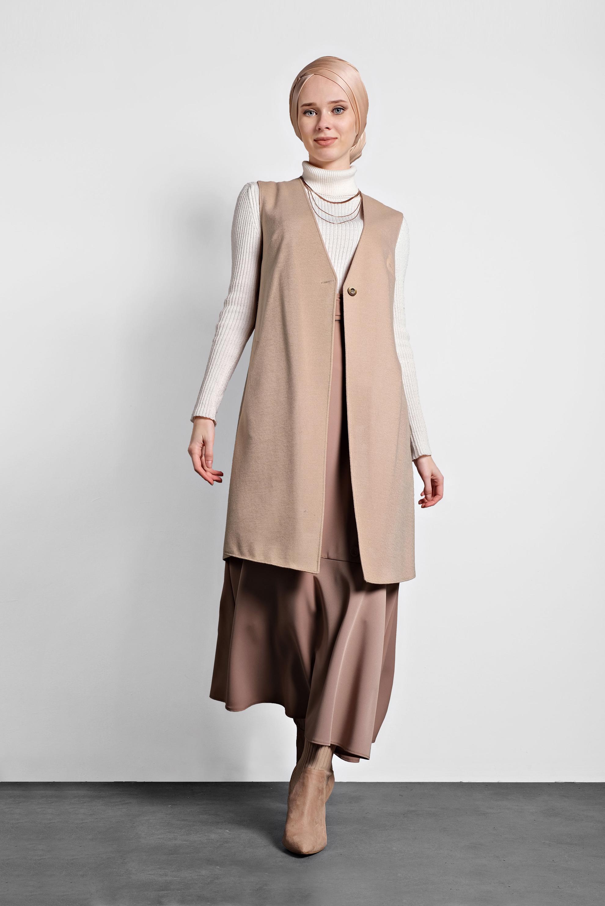 Tesettür giyim BEJ NAKIŞ DETAYLI YELEK 40293