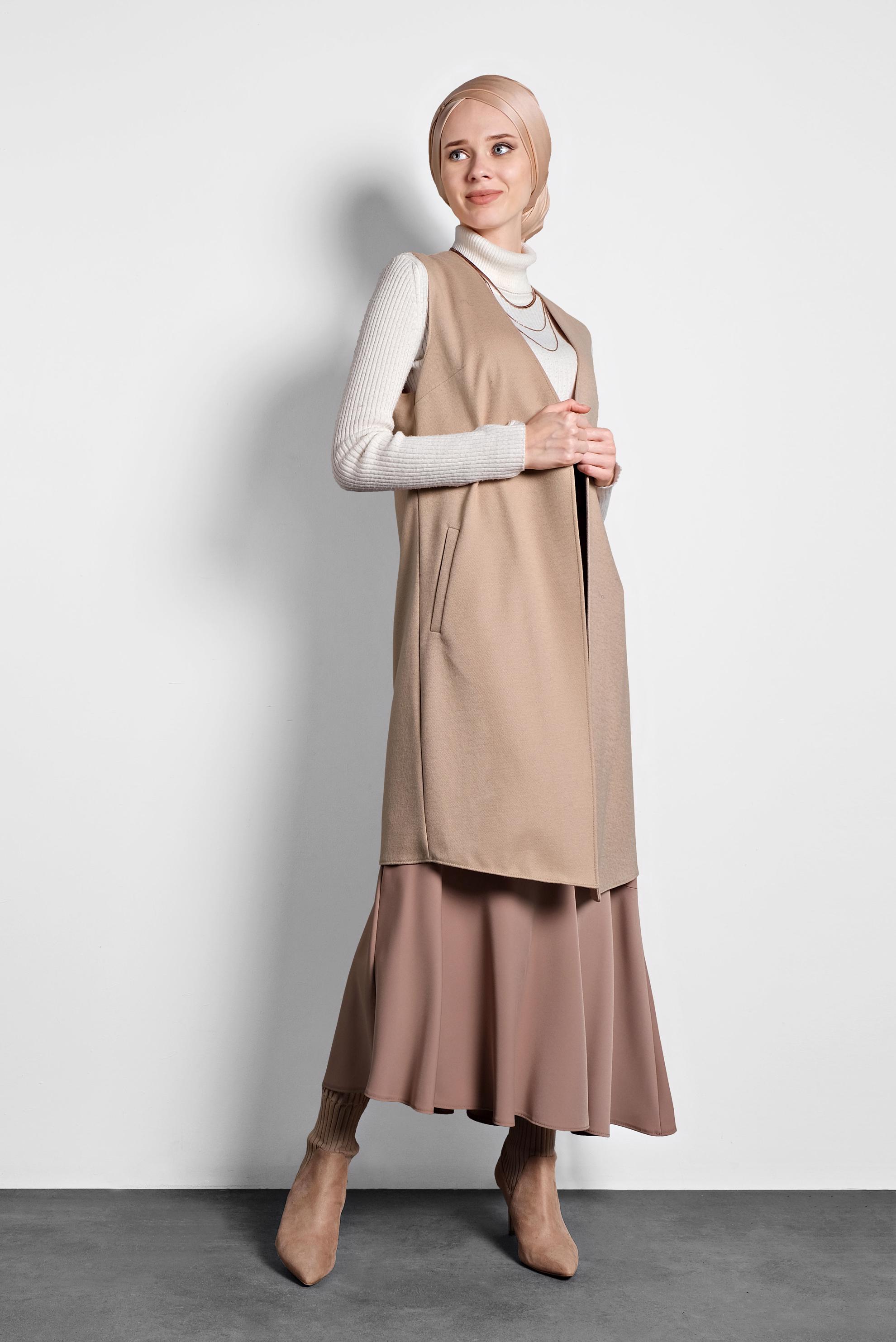 Tesettür giyim BEJ NAKIŞ DETAYLI YELEK 40293