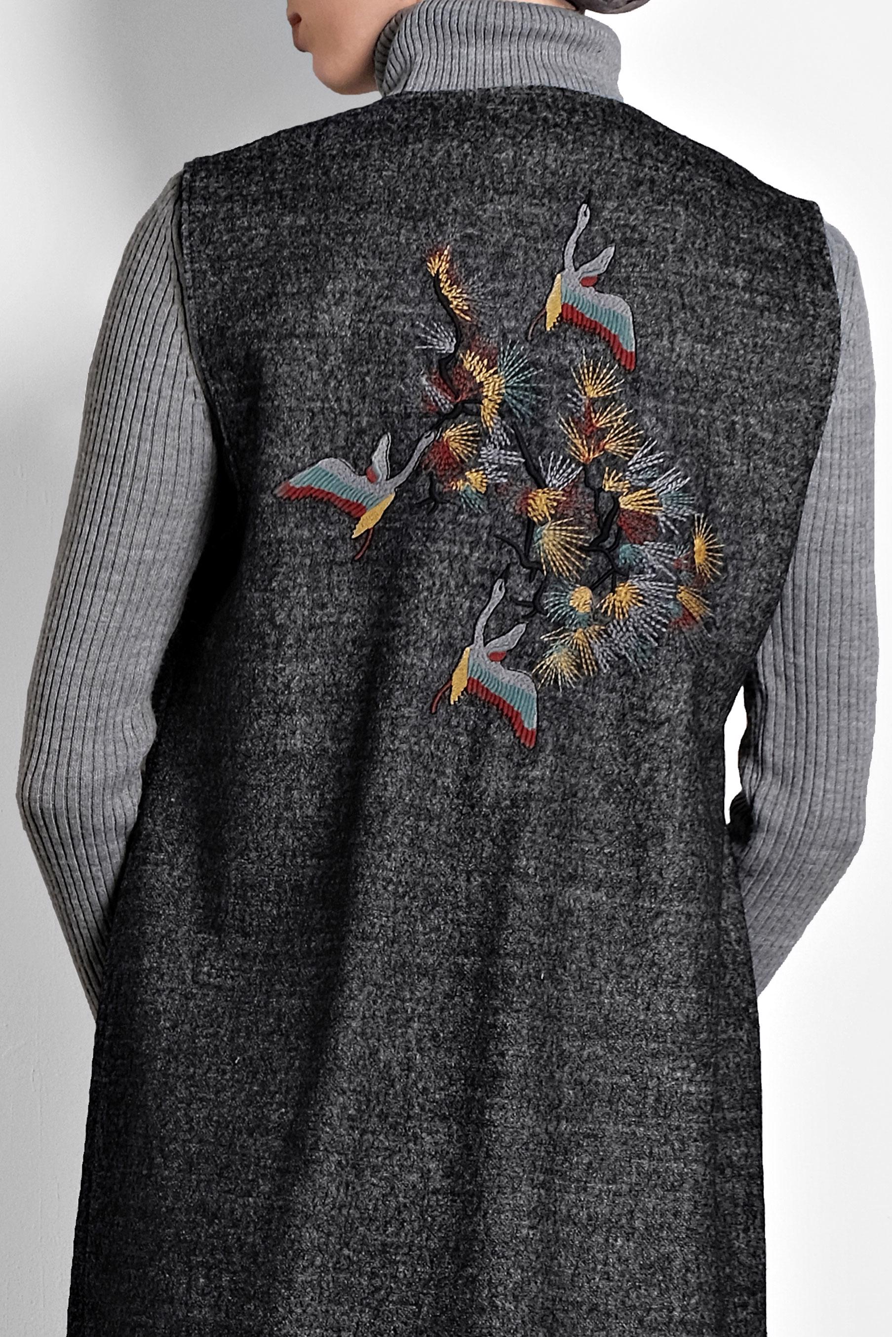 Tesettür giyim GRİ NAKIŞ DETAYLI YELEK 40293