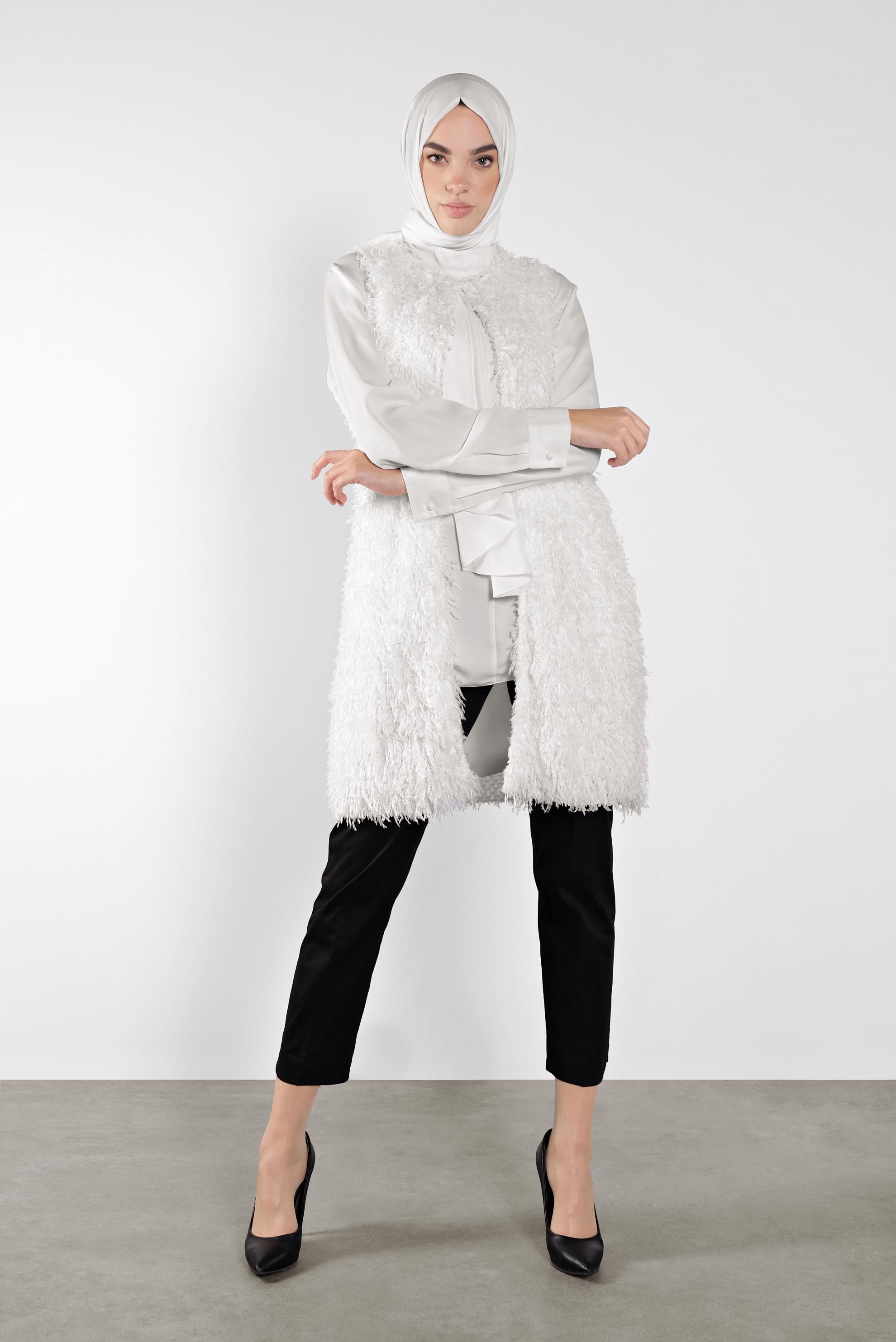 Hijab clothing WHITE FAUX-FUR VEST  41219 