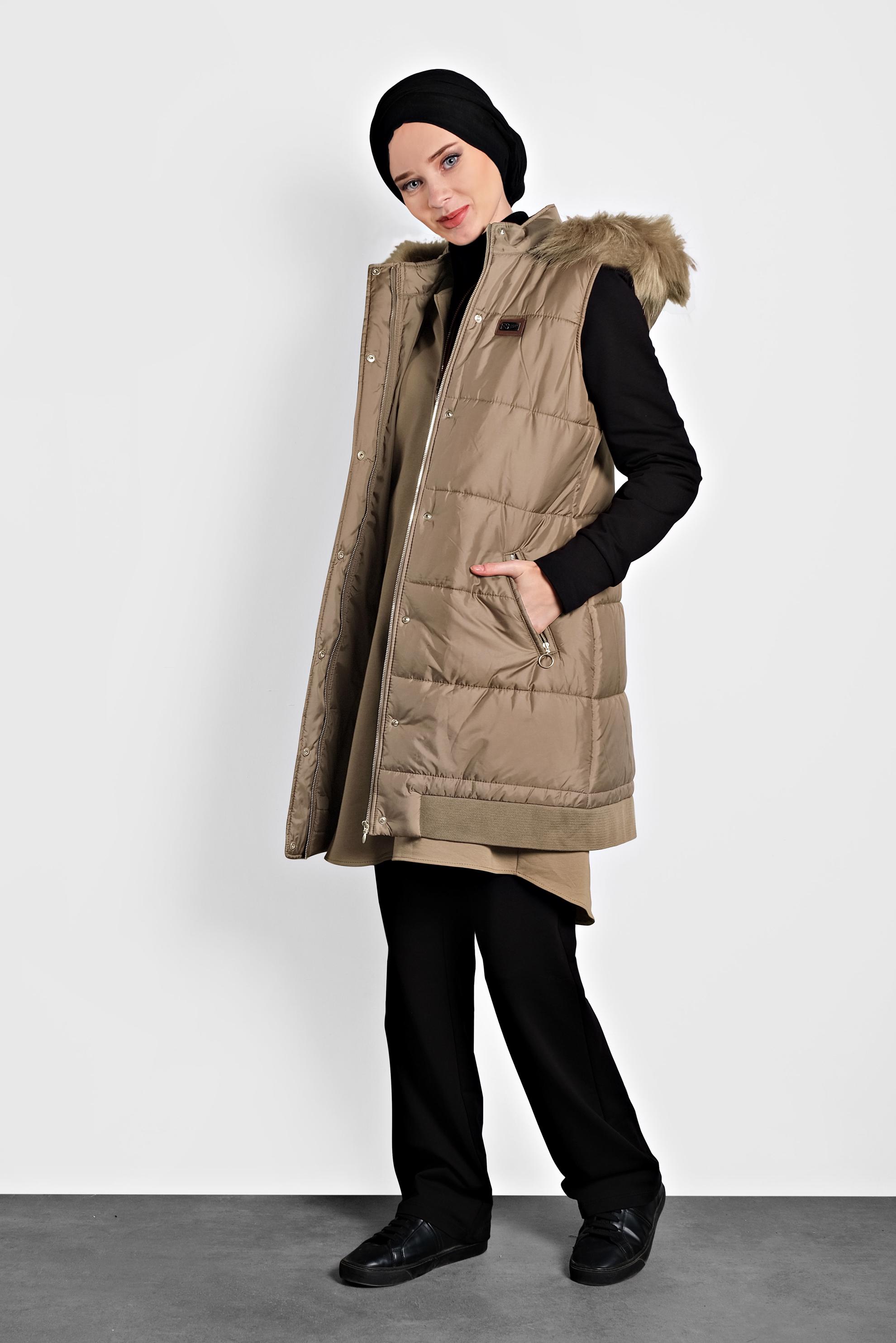 Tesettür giyim BEJ  KAPÜŞONLU ŞİŞME YELEK 90052