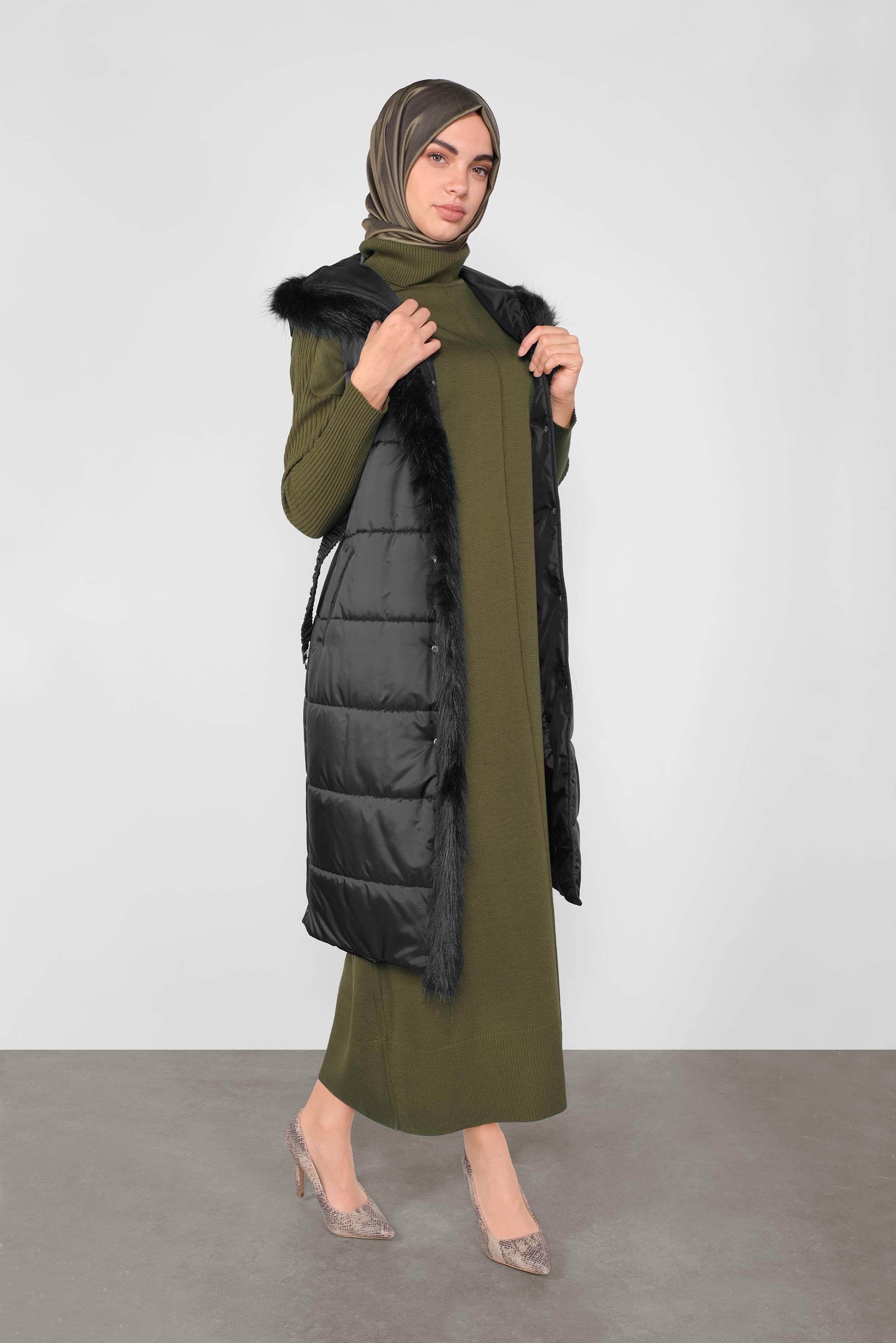 Tesettür giyim SİYAH KAPÜŞONLU ŞİŞME YELEK 90064 