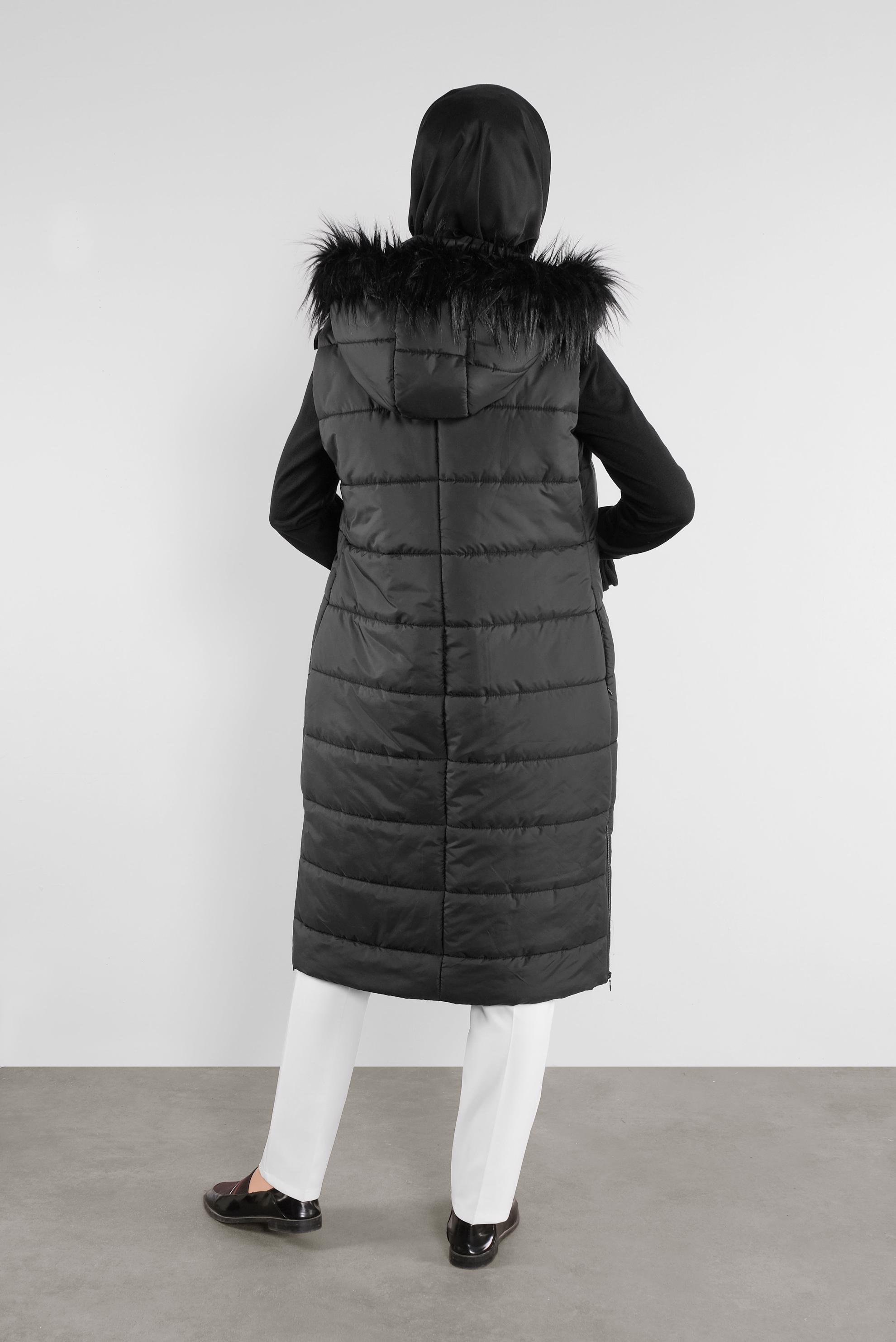 Tesettür giyim SİYAH KAPÜŞONU KÜRKLÜ ŞİŞME YELEK 90120