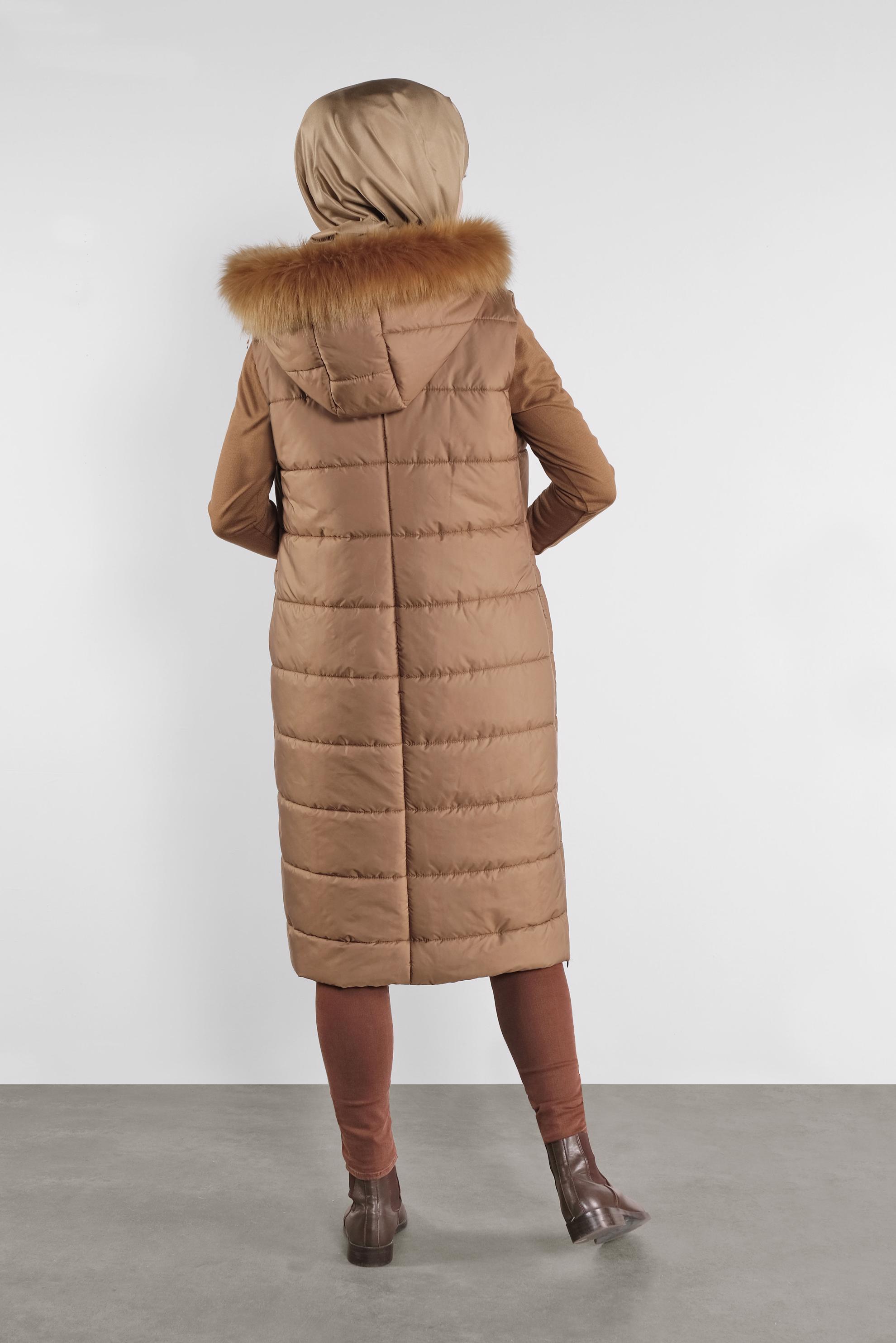 Tesettür giyim TABA KAPÜŞONU KÜRKLÜ ŞİŞME YELEK 90120