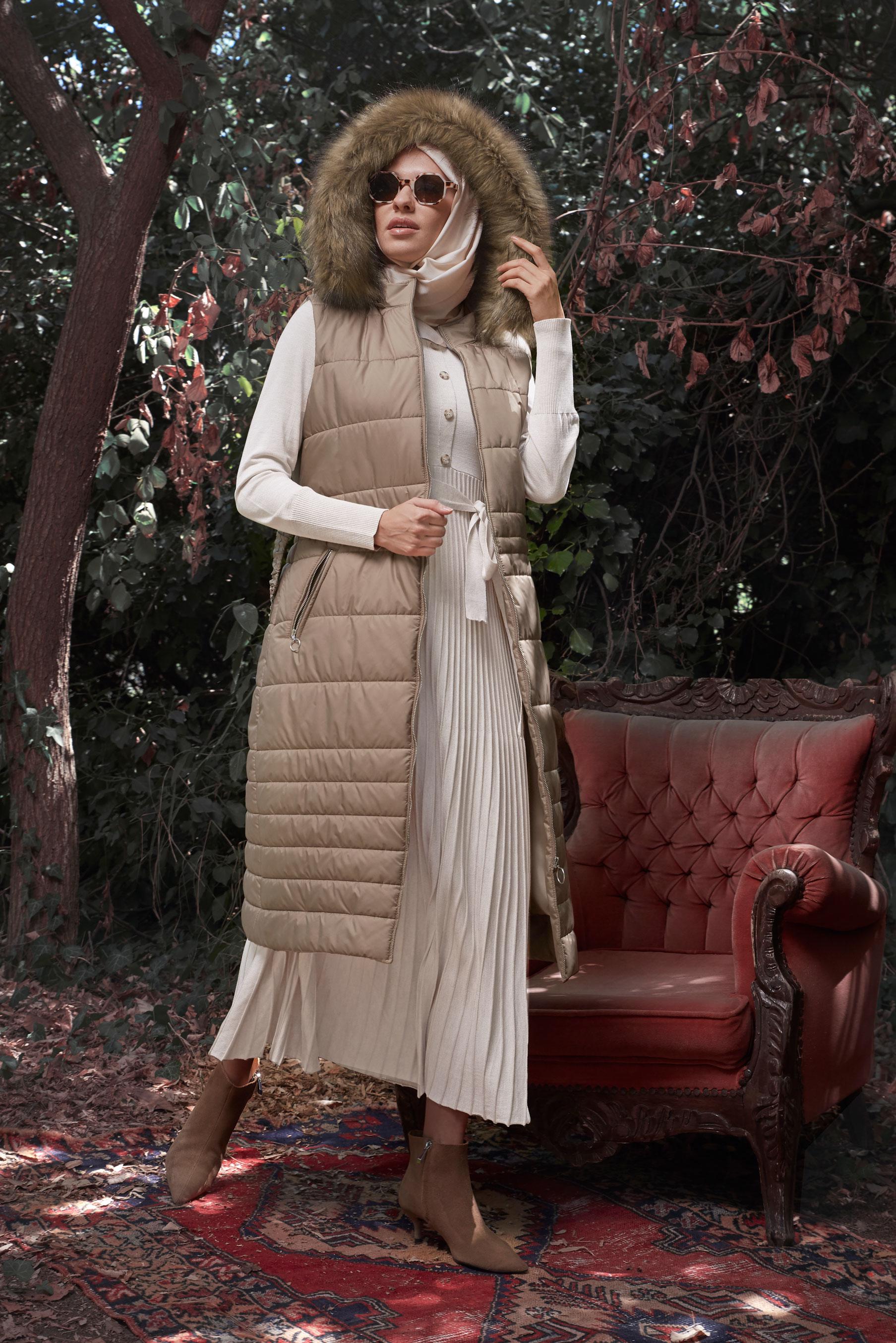 Tesettür giyim KAHVE KEMERLİ  KAPÜŞONLU ŞİŞME YELEK 90121 