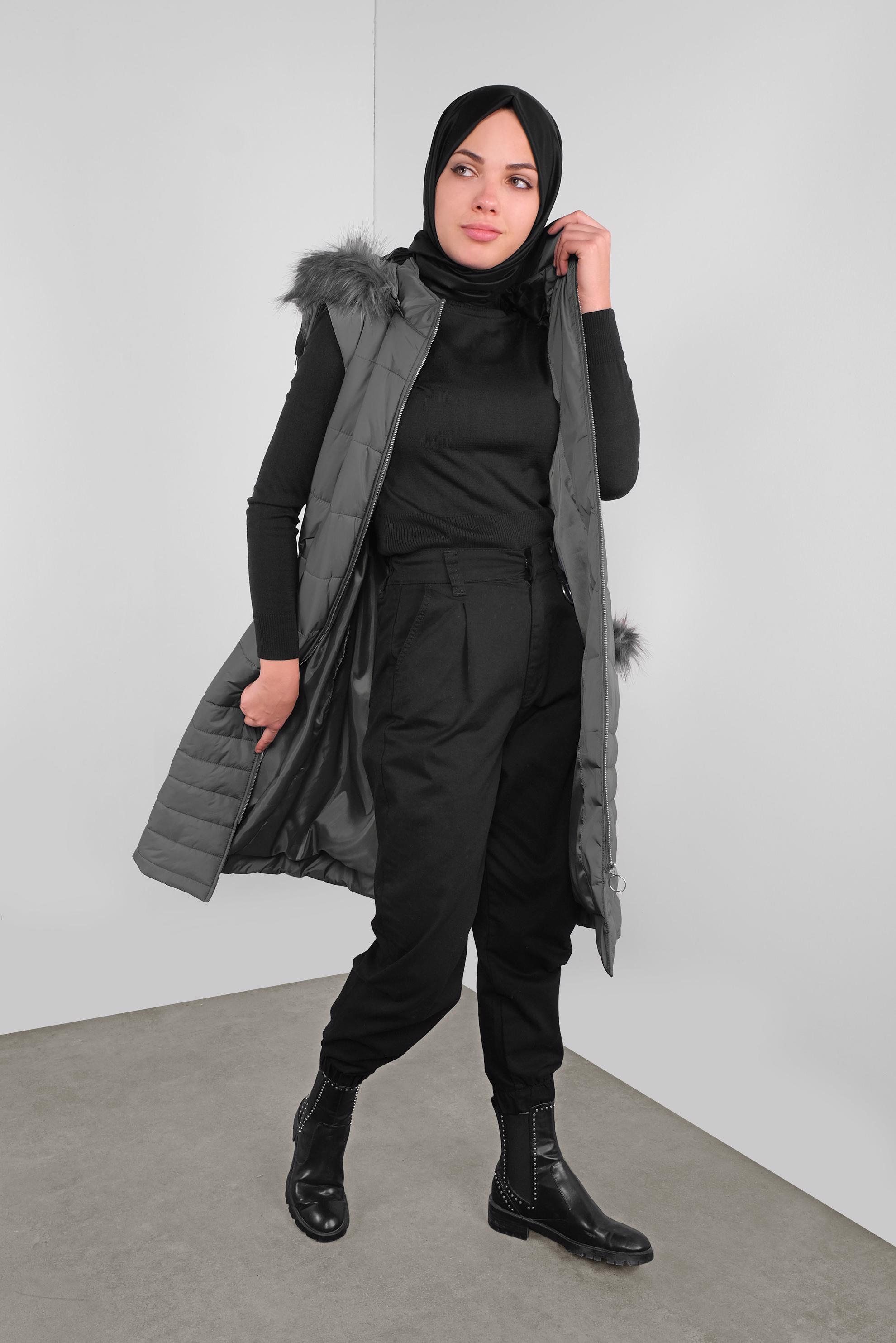 Tesettür giyim GRİ KEMERLİ  KAPÜŞONLU ŞİŞME YELEK 90121 