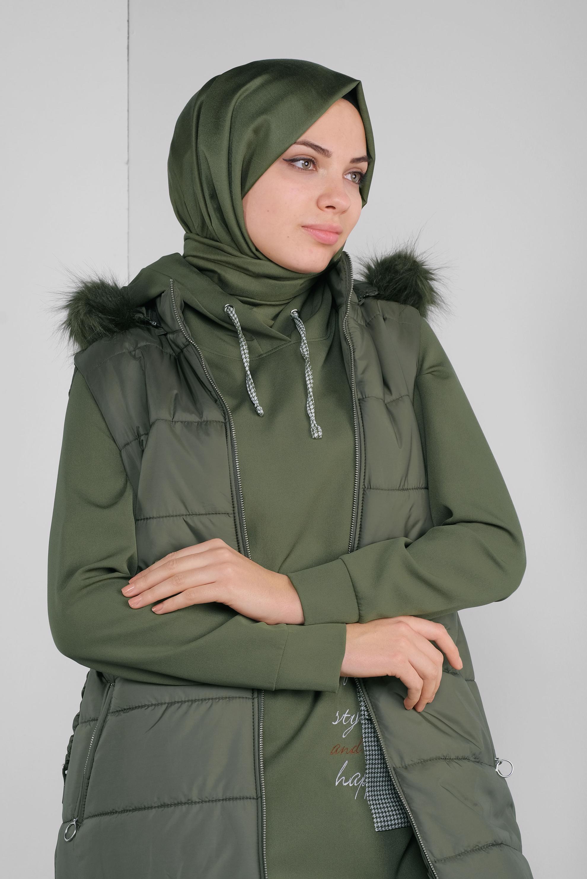 Tesettür giyim HAKİ KEMERLİ  KAPÜŞONLU ŞİŞME YELEK 90121 