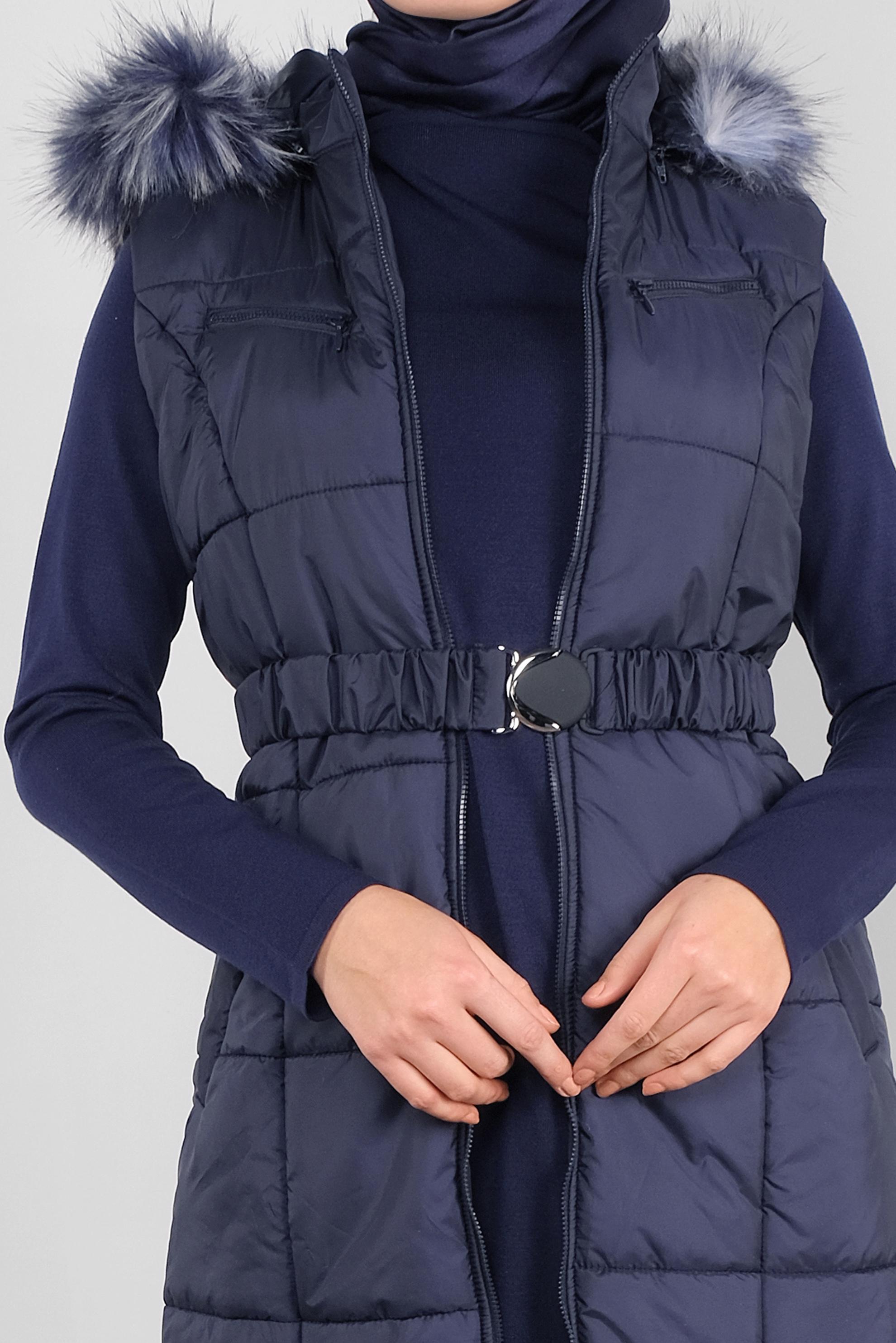 Tesettür giyim LACİVERT KÜRKLÜ KEMERLİ ŞİŞME YELEK 90148 