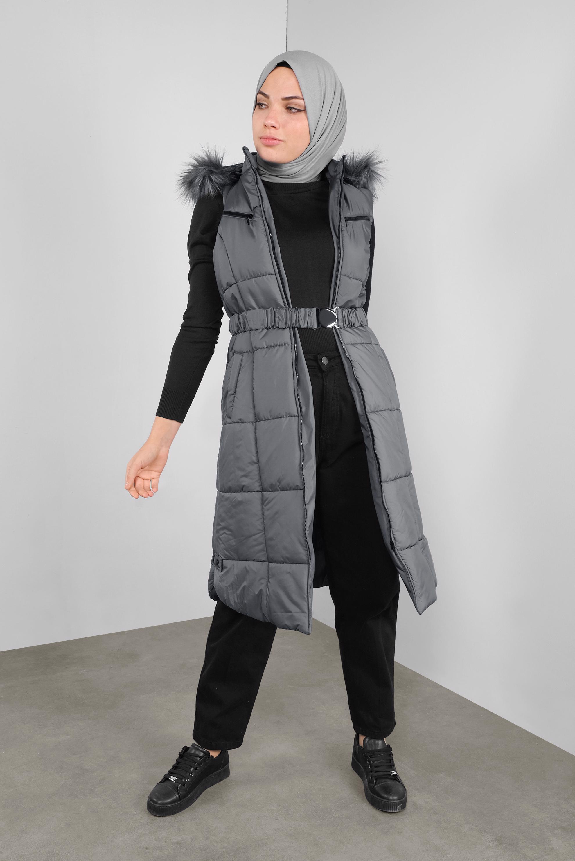 Tesettür giyim GRİ KÜRKLÜ KEMERLİ ŞİŞME YELEK 90148 