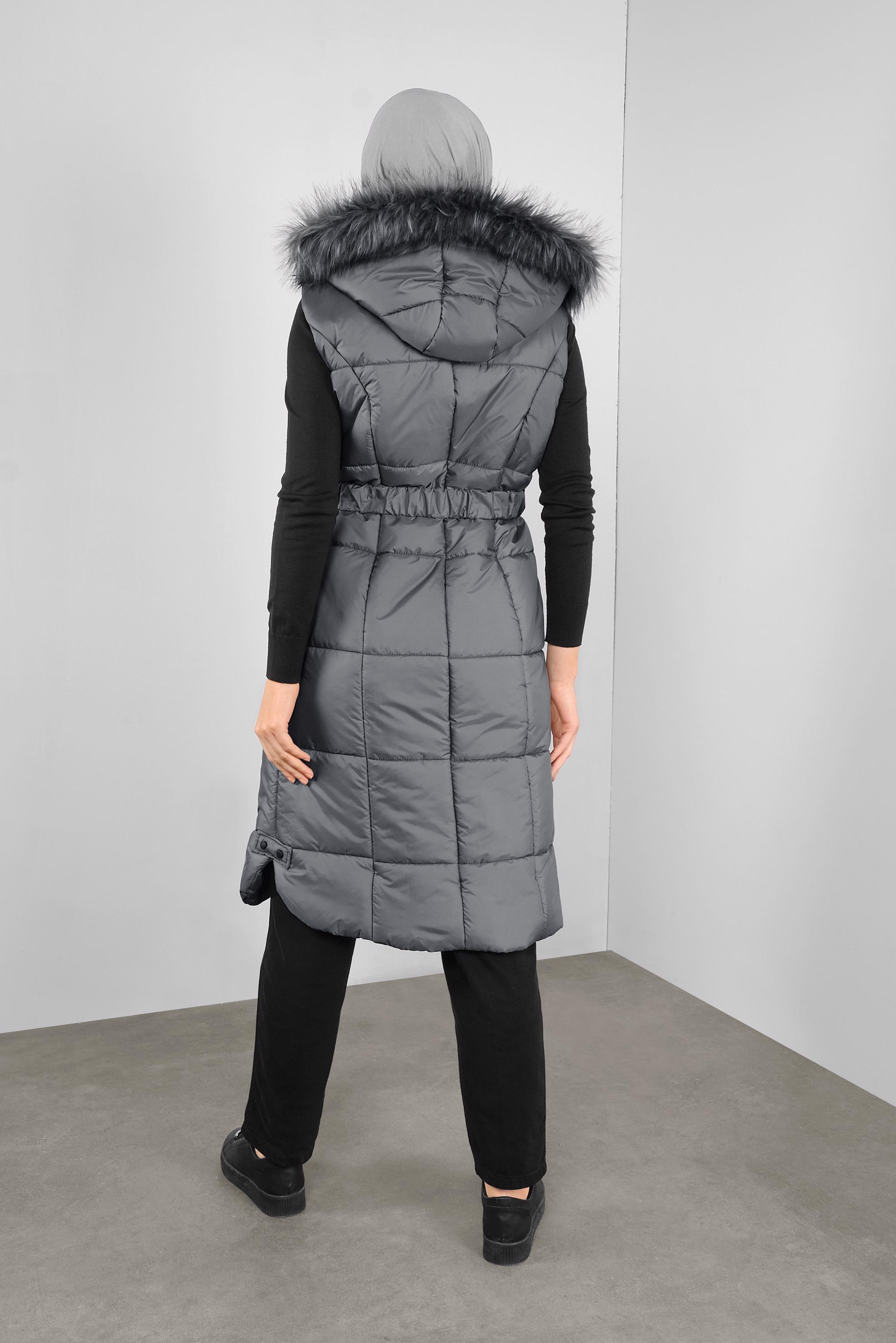 Tesettür giyim GRİ KÜRKLÜ KEMERLİ ŞİŞME YELEK 90148 