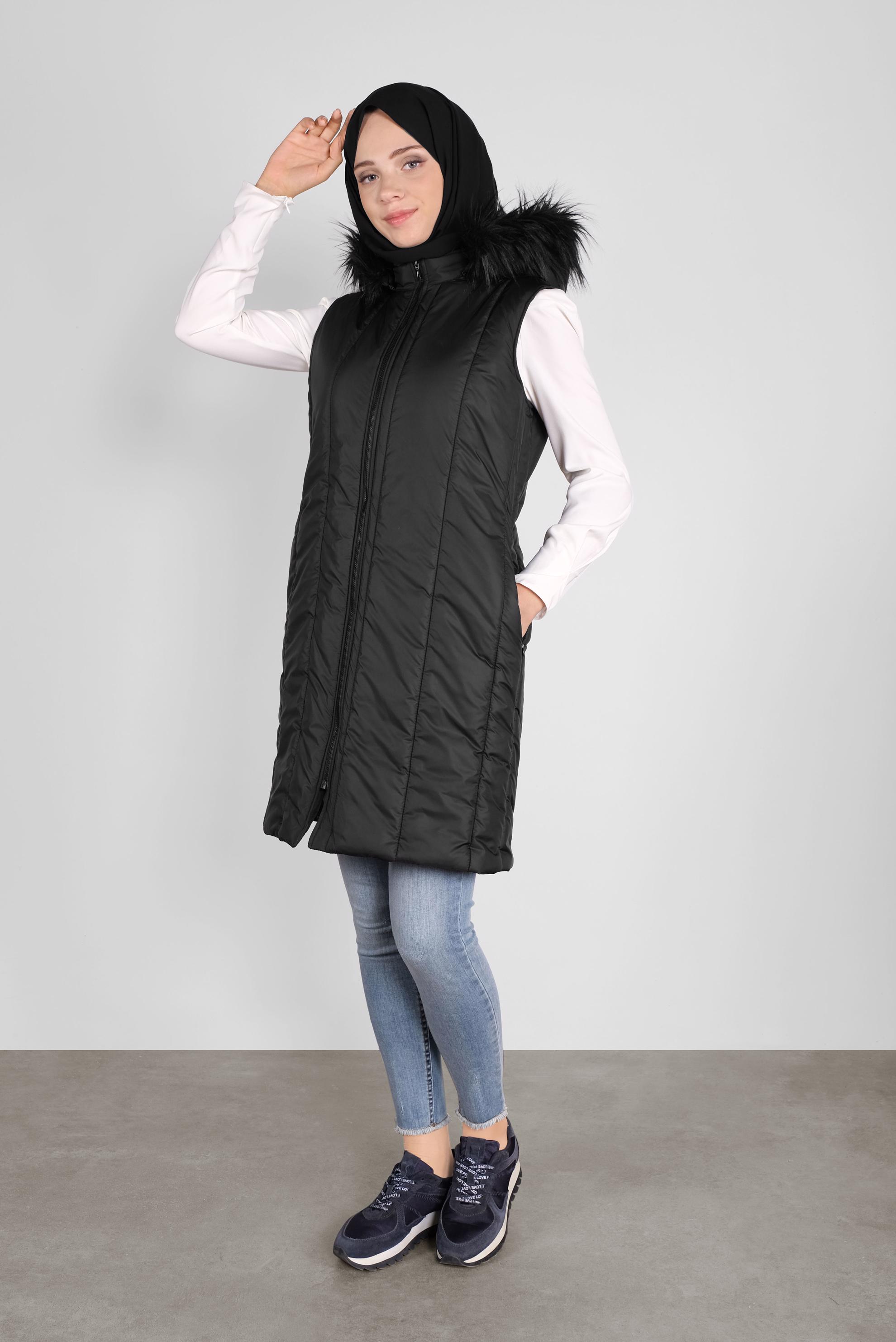 Tesettür giyim SİYAH KAPÜŞONU KÜRKLÜ ŞİŞME YELEK 90159 