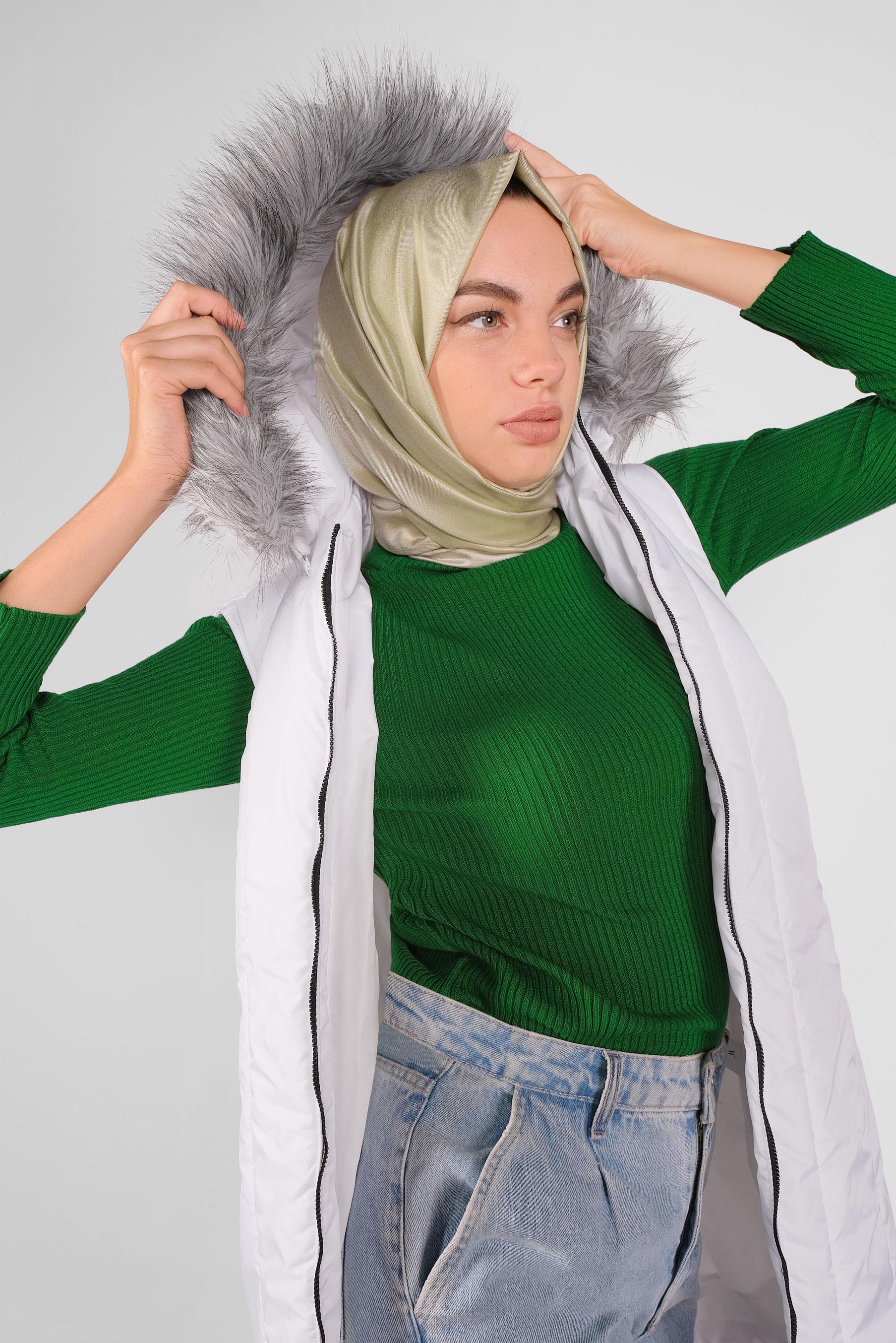 Vêtements hijab BLANC DOUDOUNE À CAPUCHE EFFET FOURRURE 90159