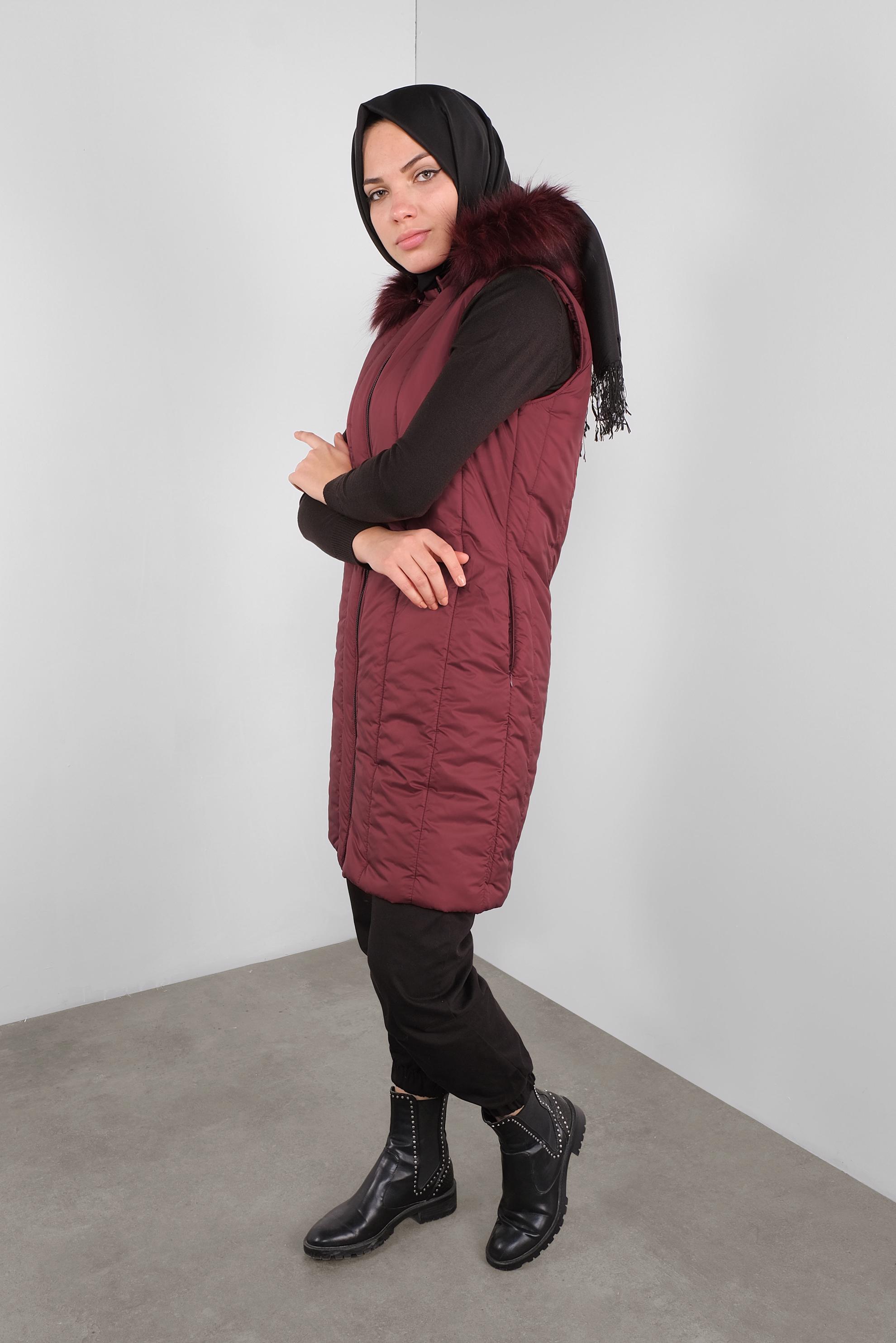 Tesettür giyim BORDO KAPÜŞONU KÜRKLÜ ŞİŞME YELEK 90159 