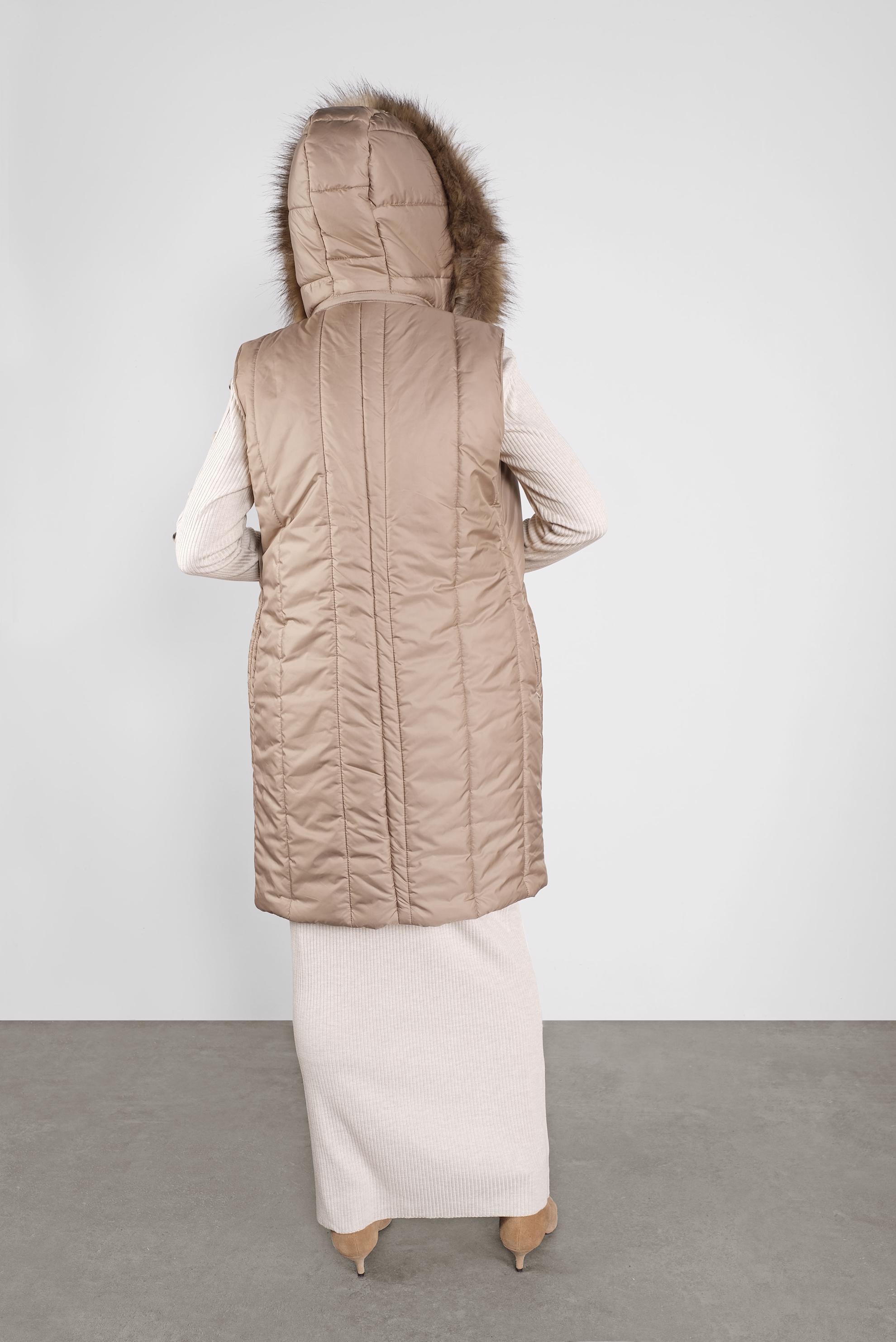 Tesettür giyim KAHVE KAPÜŞONU KÜRKLÜ ŞİŞME YELEK 90159 