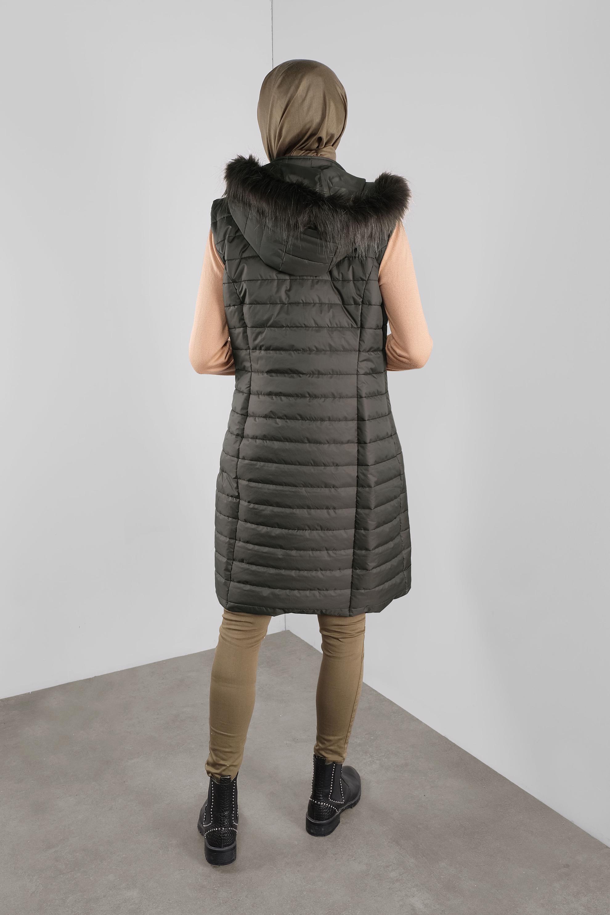 Vêtements hijab KAKI DOUDOUNE À CAPUCHE EN EFFET FOURRURE ET MATELASSÉ 90177 