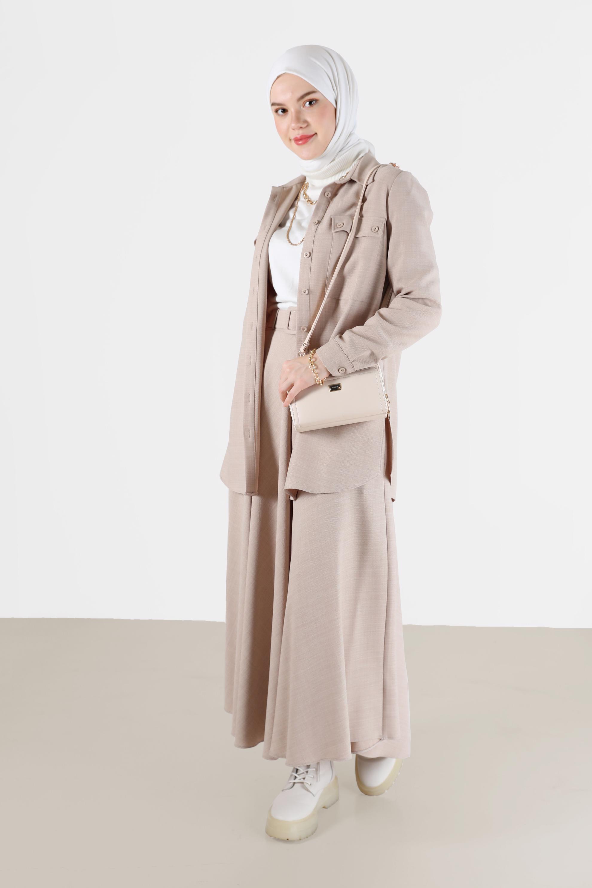 Tesettür giyim BEJ DÜĞMELİ CEP DETAYLI İKİLİ ETEKLİ TAKIM 42165 