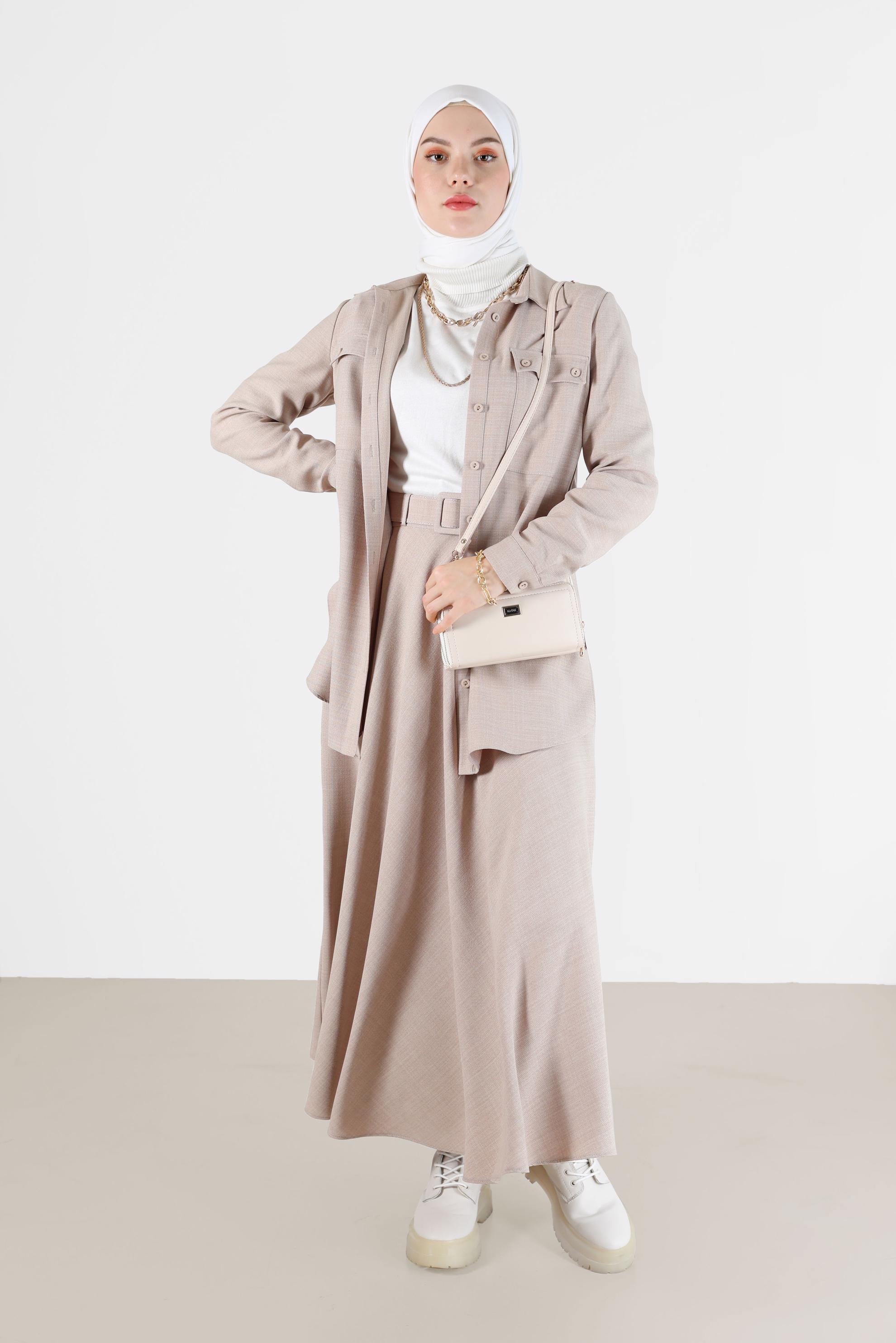 Tesettür giyim BEJ DÜĞMELİ CEP DETAYLI İKİLİ ETEKLİ TAKIM 42165 