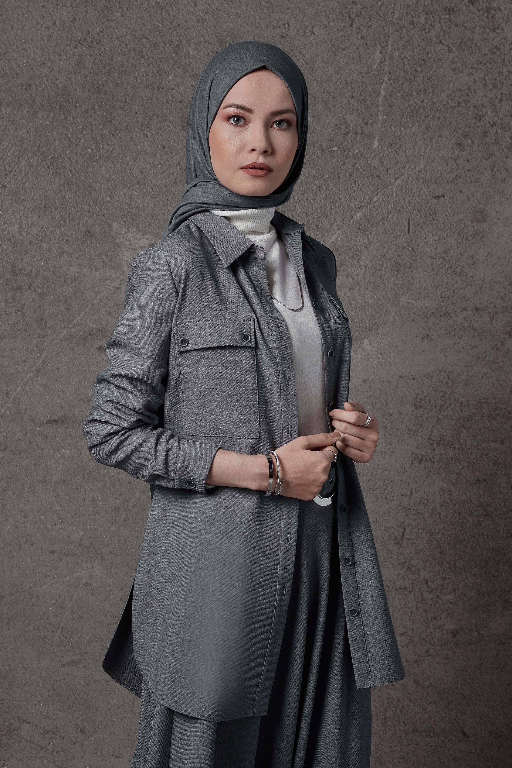 Tesettür giyim GRİ DÜĞMELİ CEP DETAYLI İKİLİ ETEKLİ TAKIM 42165 
