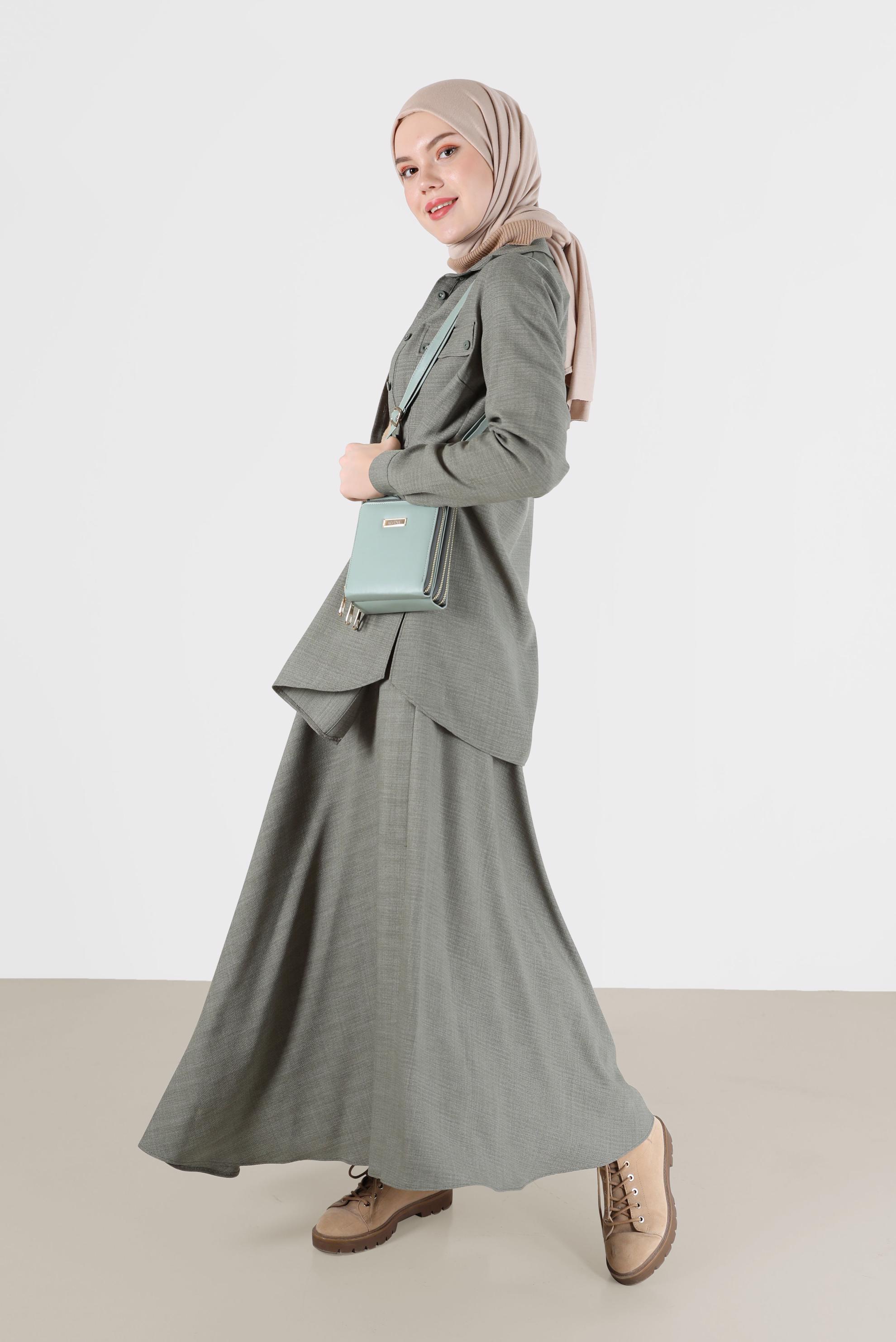 Tesettür giyim YEŞİL DÜĞMELİ CEP DETAYLI İKİLİ ETEKLİ TAKIM 42165 