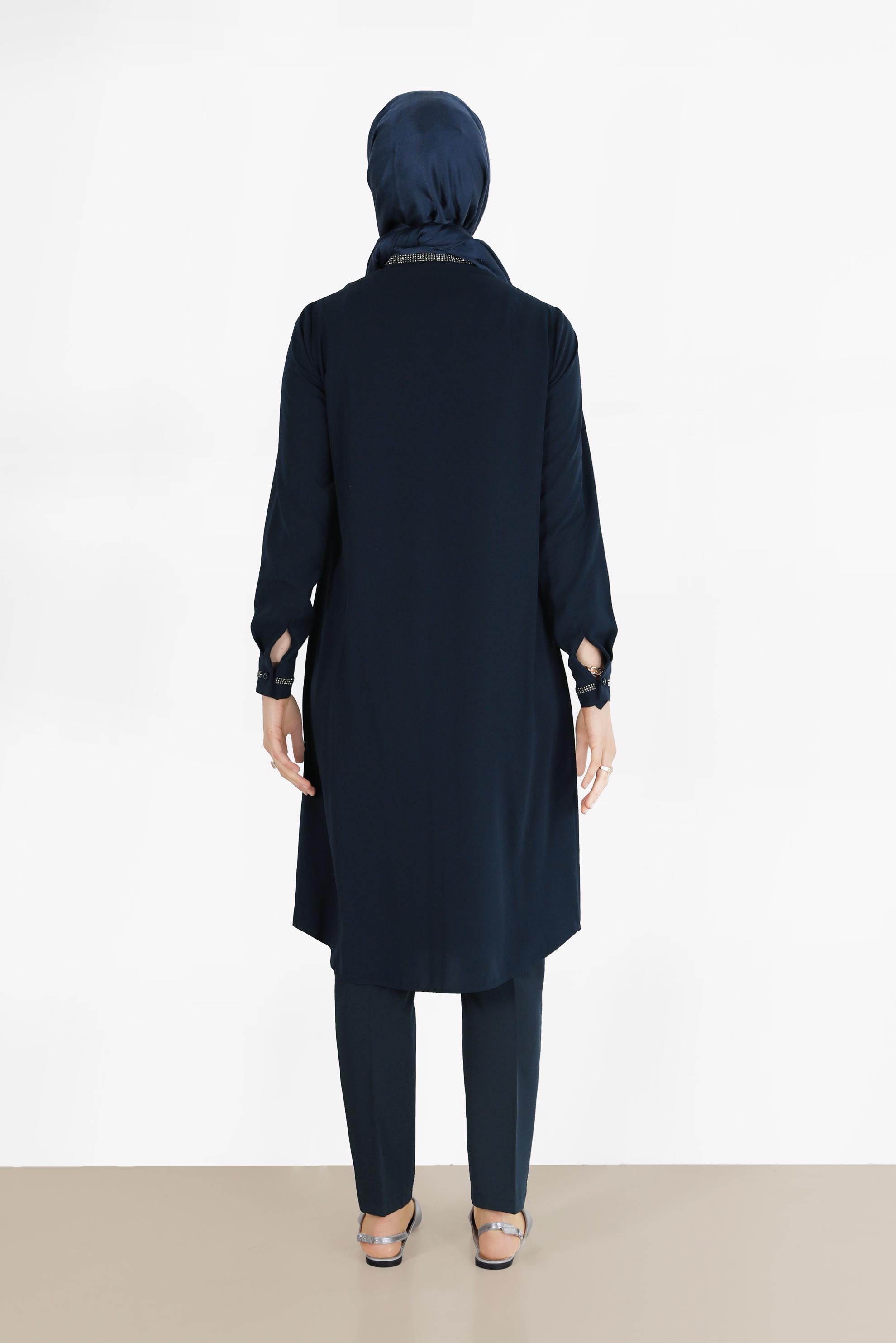 Tesettür giyim LACİVERT MANŞETİ VE YAKASI TAŞLI TUNİK 4913