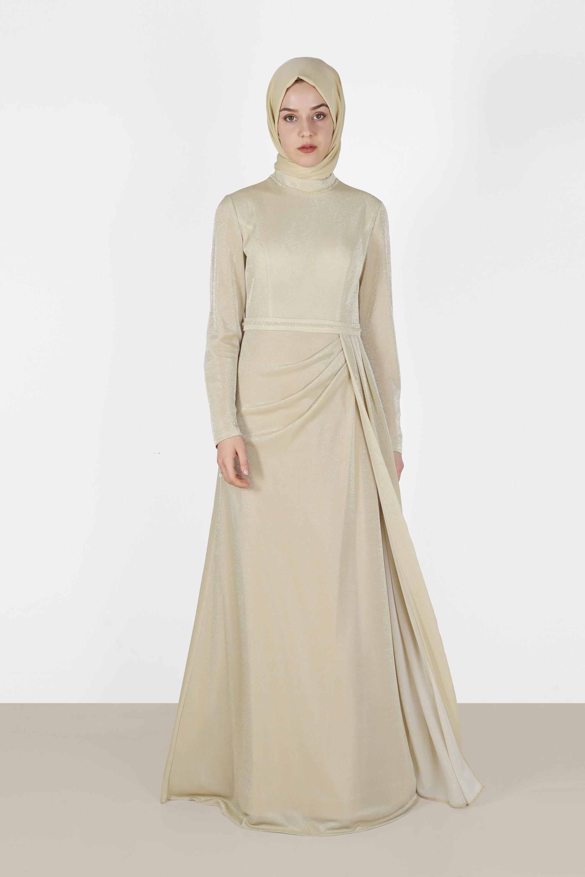 Tesettür giyim BEJ PİLE DETAYLI SİMLİ ABİYE ELBİSE 5572