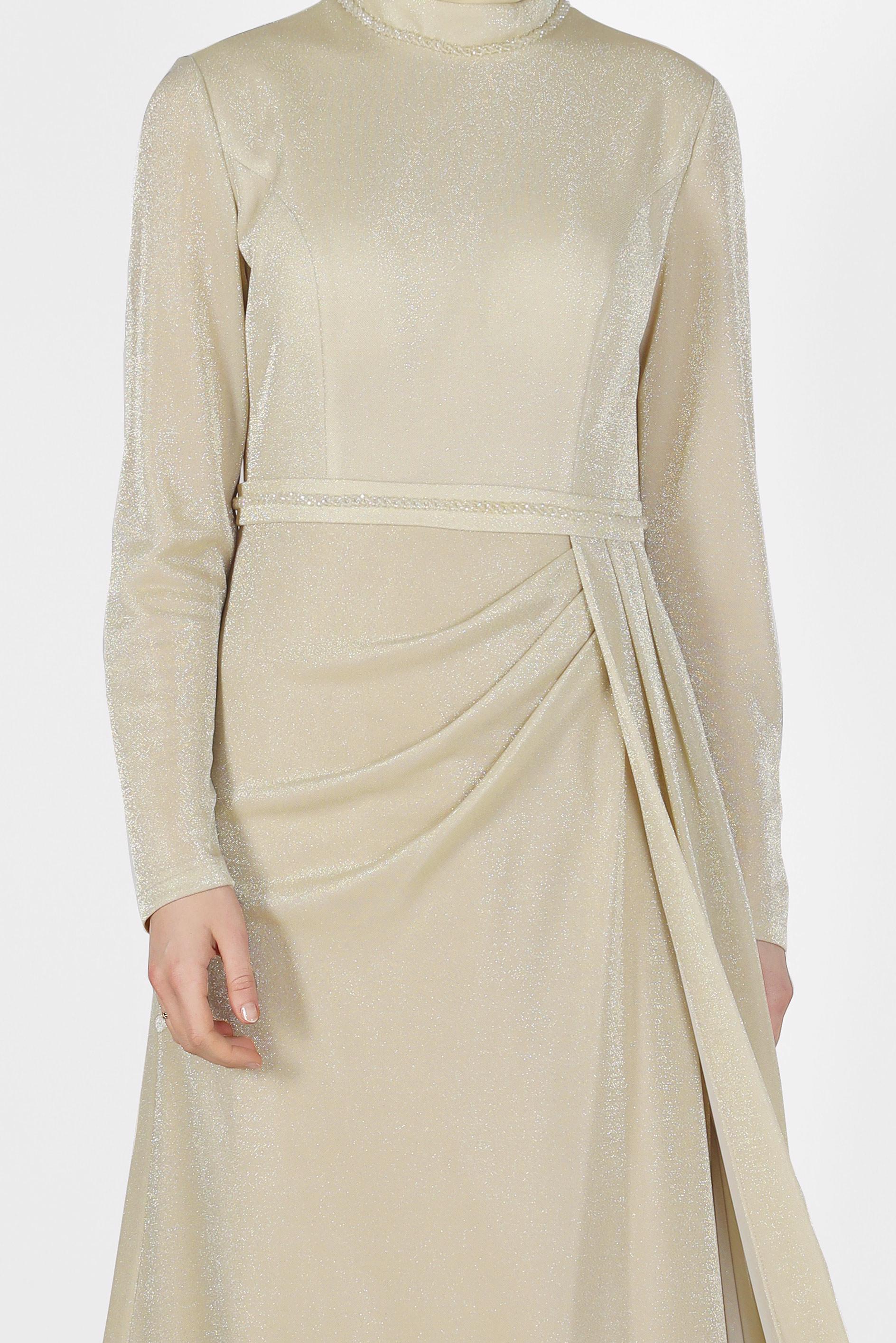 Tesettür giyim BEJ PİLE DETAYLI SİMLİ ABİYE ELBİSE 5572