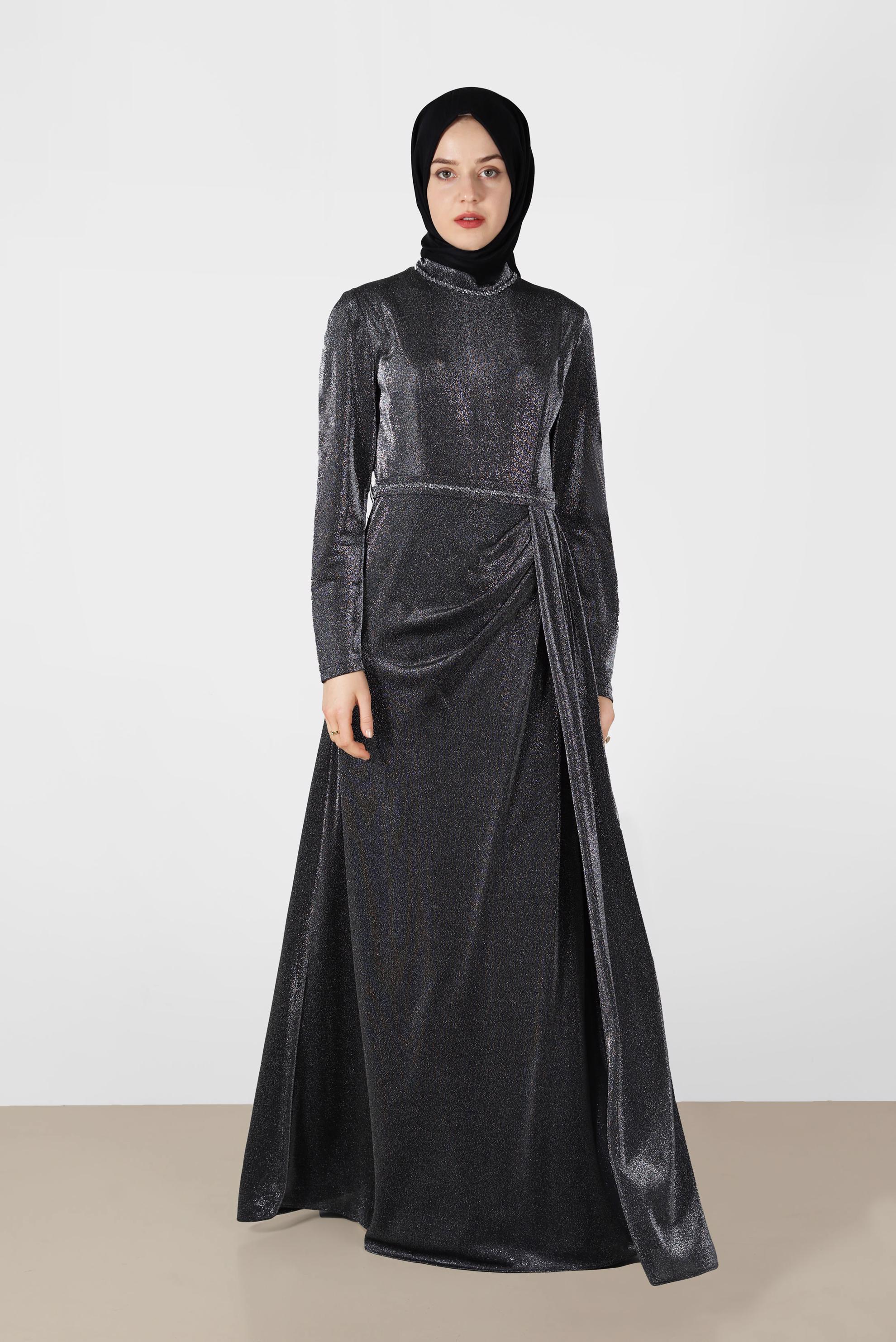 Tesettür giyim SİYAH PİLE DETAYLI SİMLİ ABİYE ELBİSE 5572