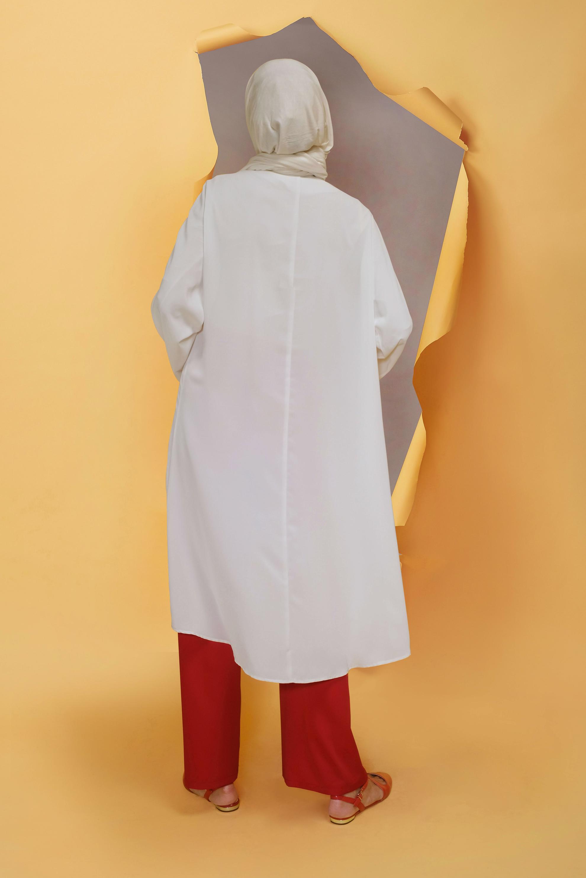 Tesettür giyim EKRU TAŞ VE ÇİÇEK BASKILI ASİMETRİK KESİM CEKET 40853 