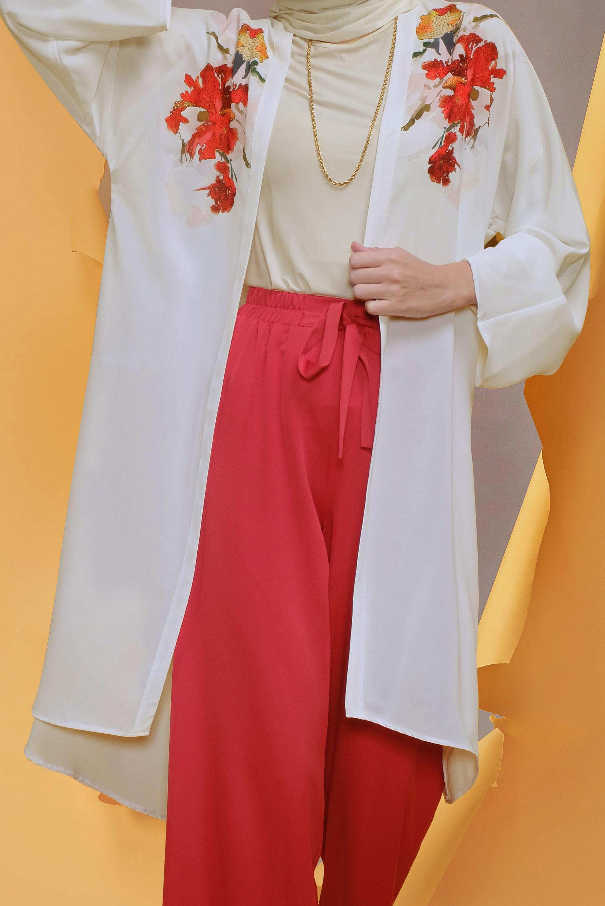 Tesettür giyim EKRU TAŞ VE ÇİÇEK BASKILI ASİMETRİK KESİM CEKET 40853 