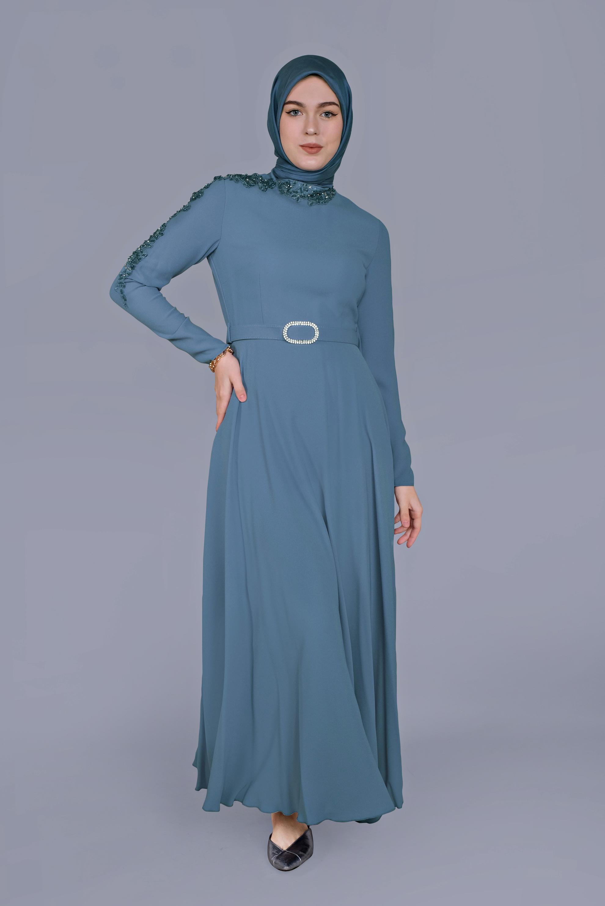 Tesettür giyim MAVİ BONCUK VE TAŞ İŞLEME DETAYLI ELBİSE 40585