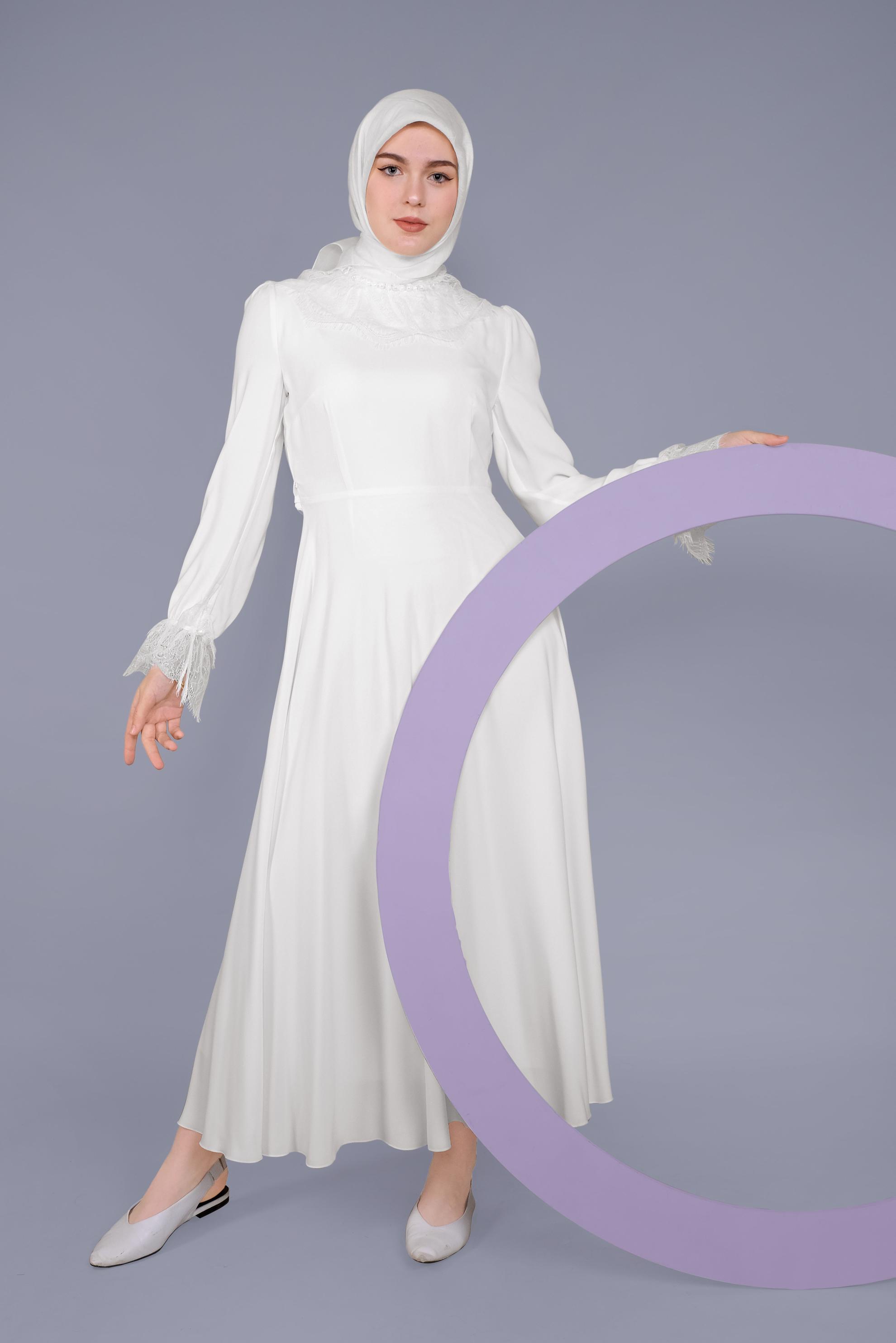 Tesettür giyim BEYAZ YAKASI BONCUK İŞLEMELİ DANTEL DETAYLI ELBİSE 40691 