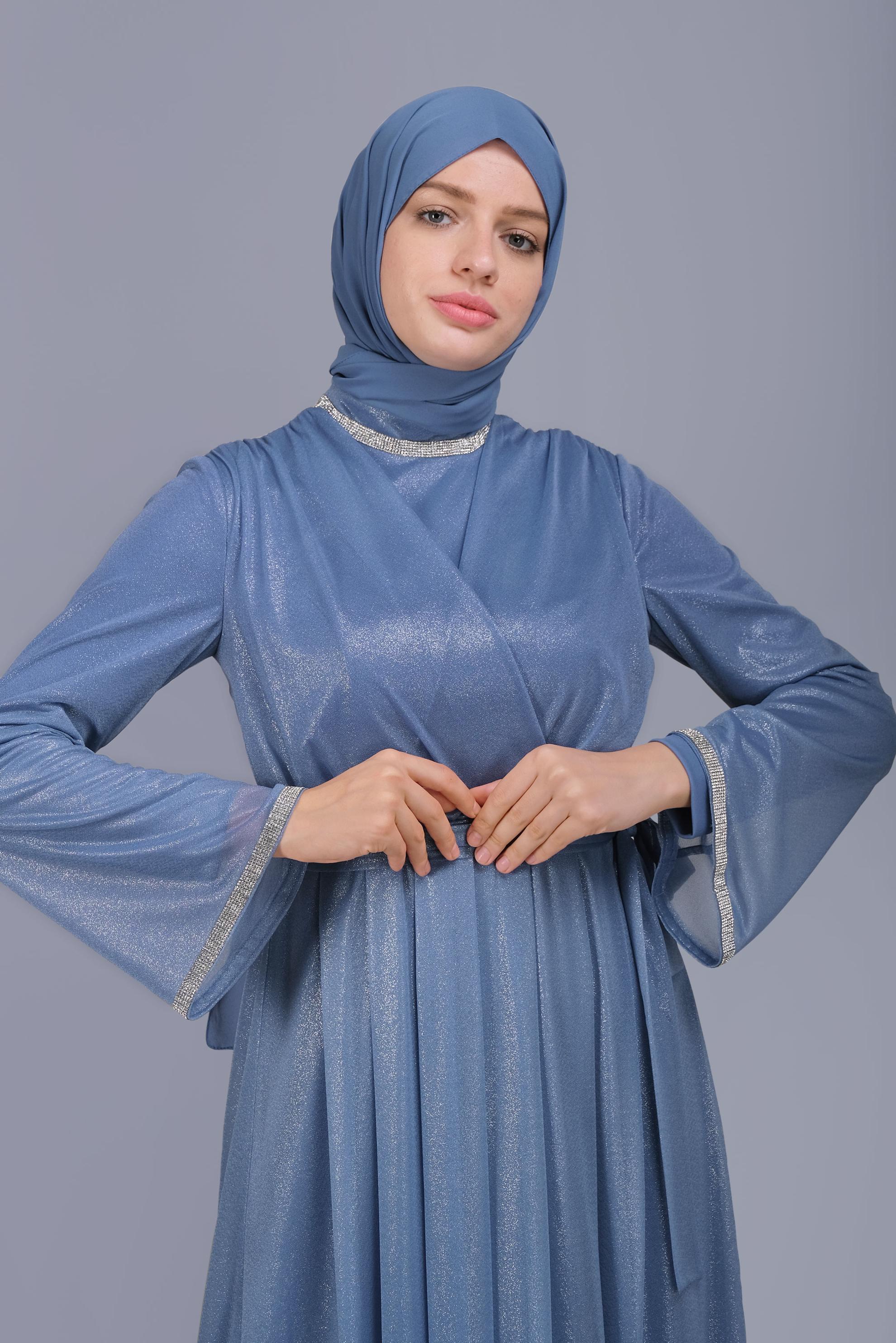 Tesettür giyim MAVİ KUŞAKLI TAŞ BASKILI FOİL ELBİSE 40771