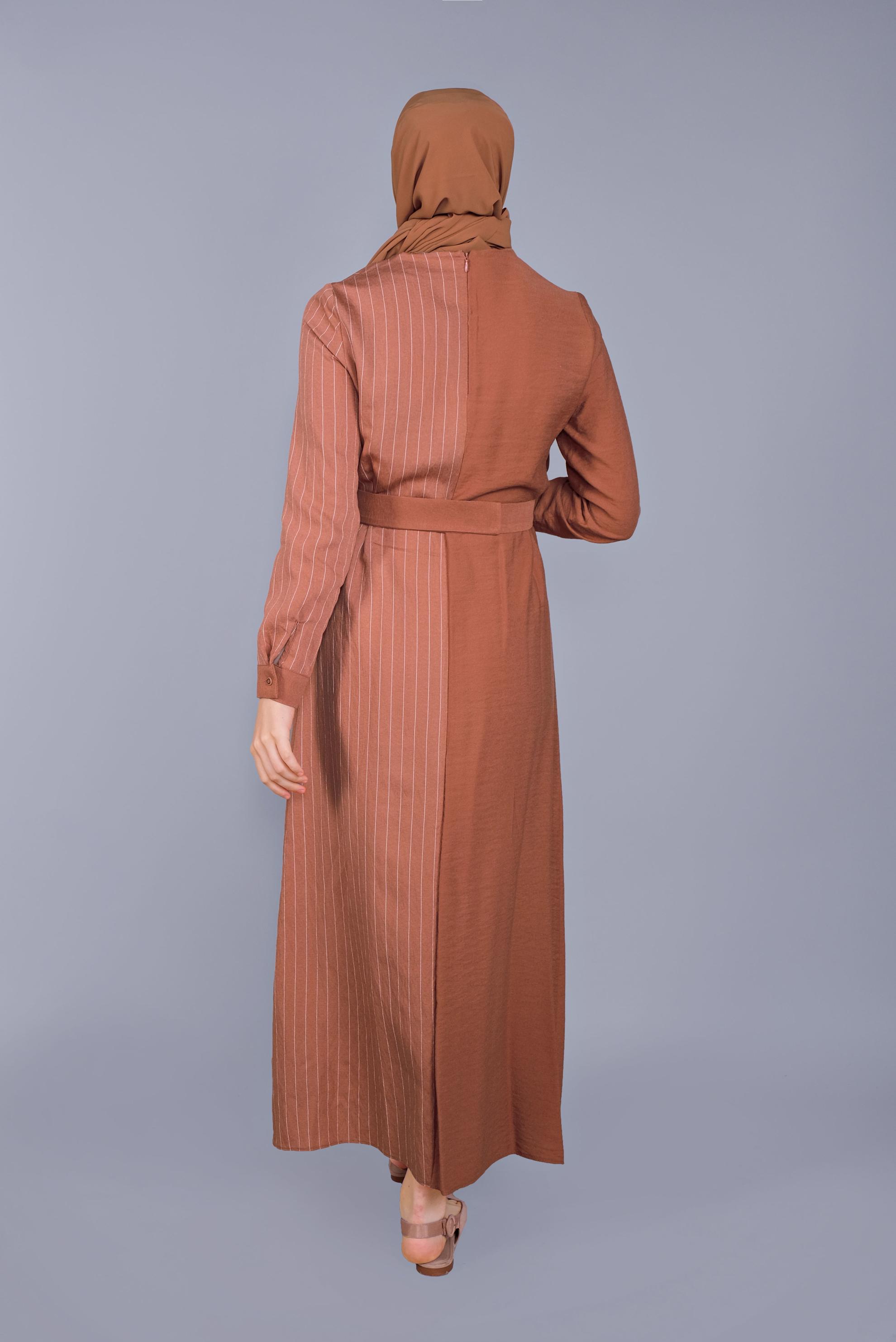 Tesettür giyim TURUNCU ÇİZGİLİ KEMERLİ KADIN TESETTÜR ELBİSE 40791 