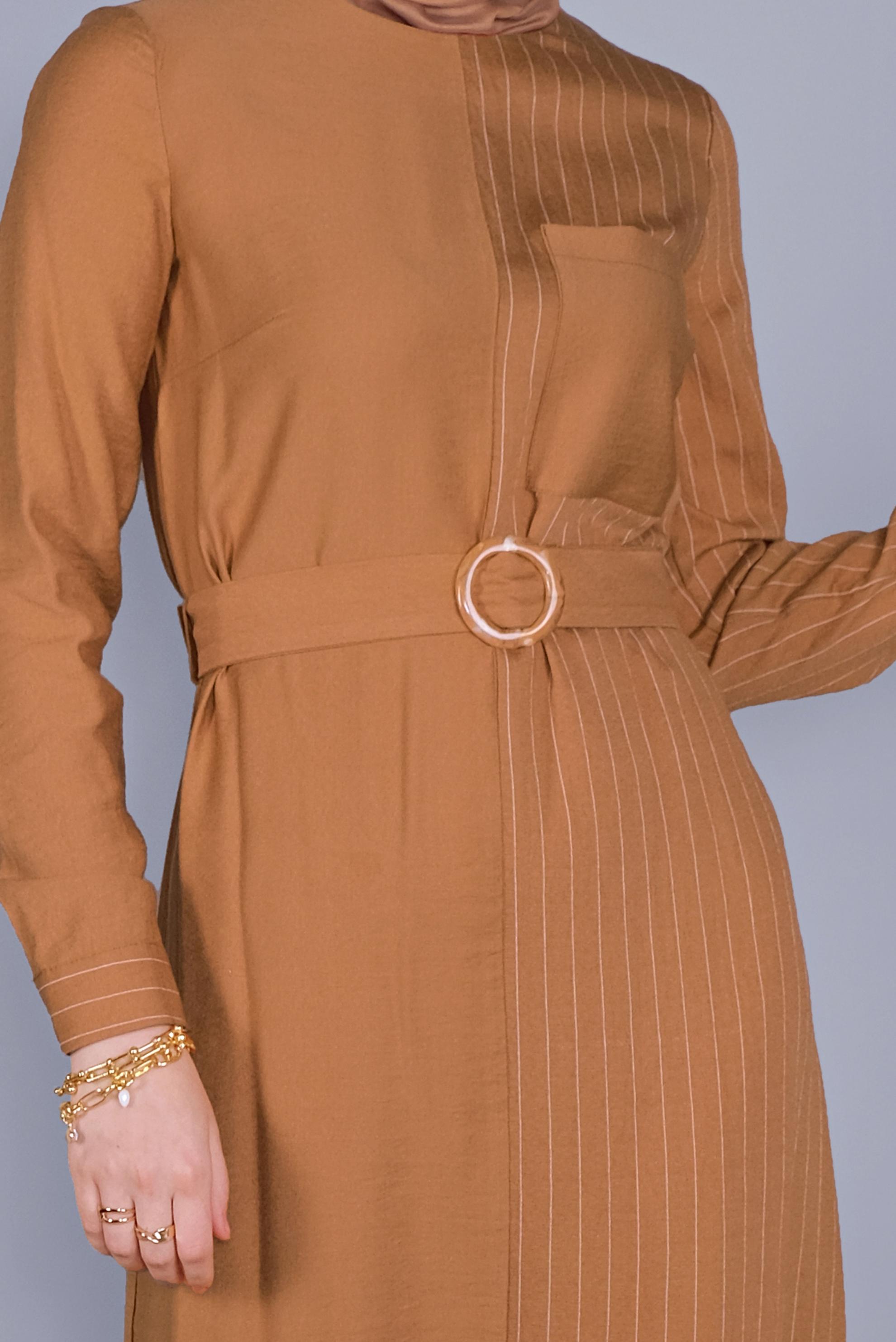 Tesettür giyim TABA ÇİZGİLİ KEMERLİ KADIN TESETTÜR ELBİSE 40791 