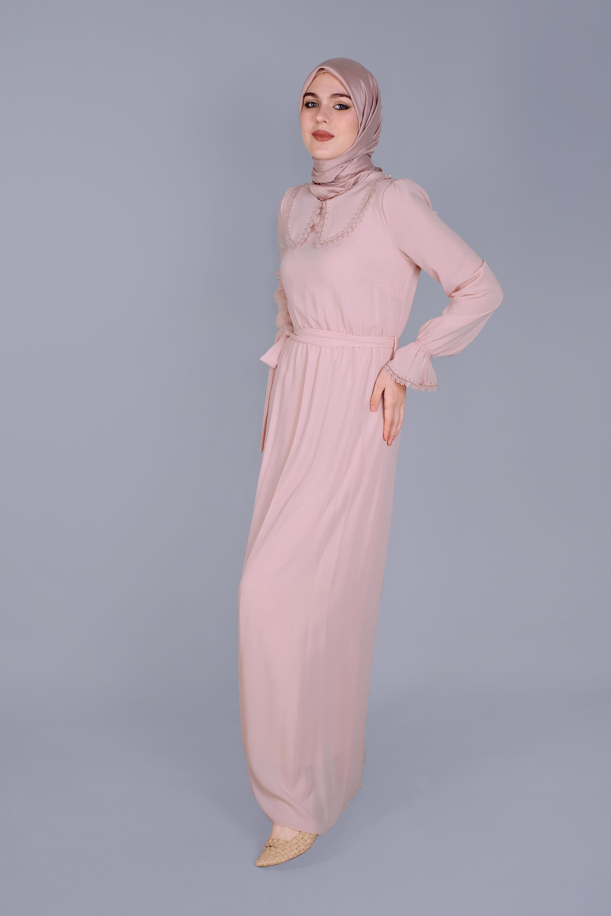 Tesettür giyim PUDRA BONCUKLU NAKIŞLI MANŞETLERİ LASTİKLİ ELBİSE 40800 