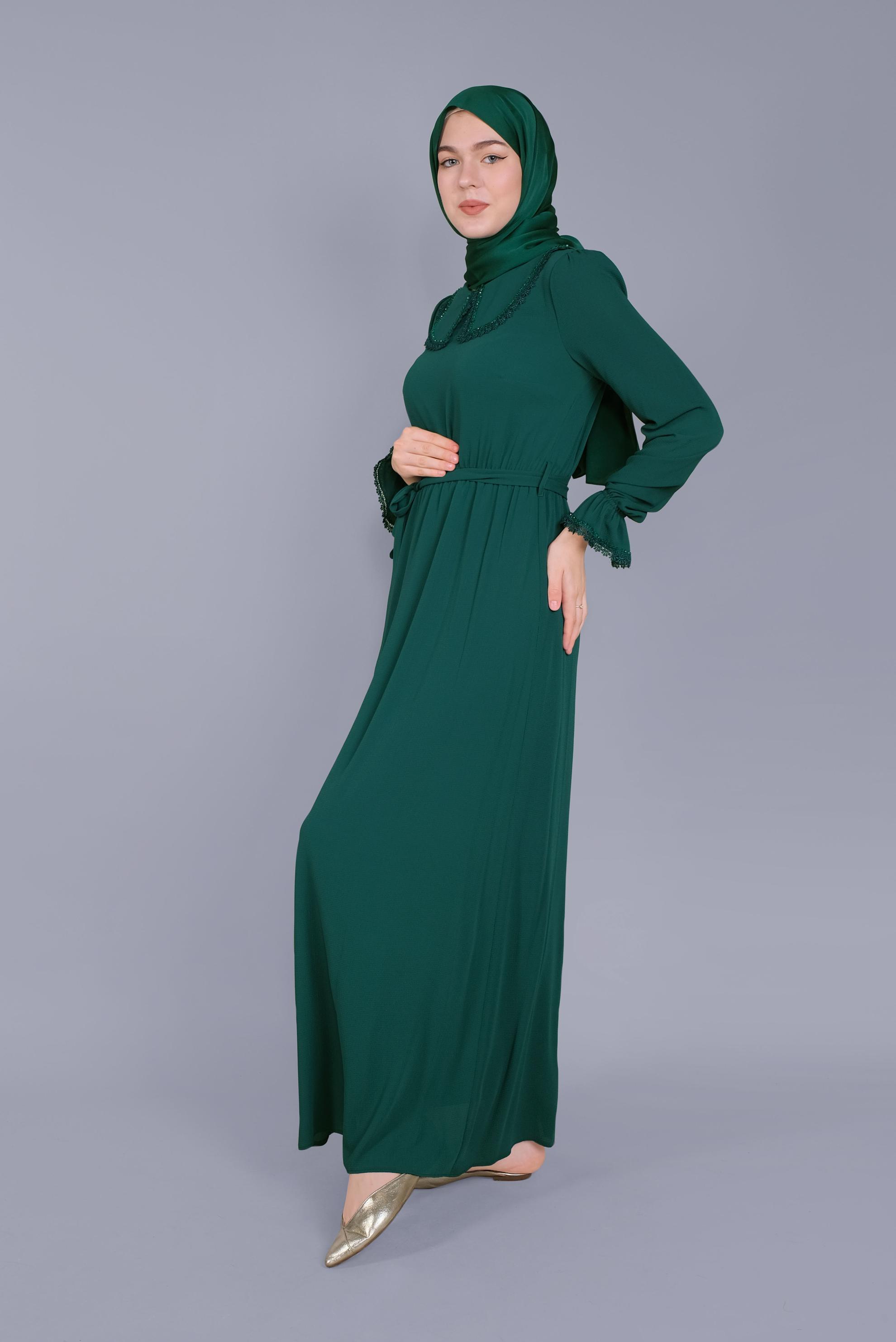 Tesettür giyim YEŞİL BONCUKLU NAKIŞLI MANŞETLERİ LASTİKLİ ELBİSE 40800 