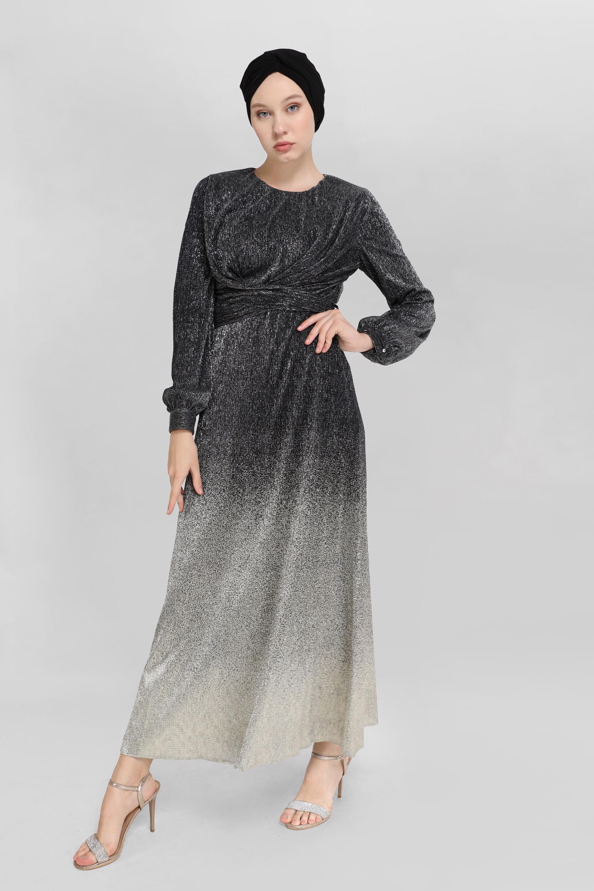 Tesettür giyim SİYAH FOİL BASKILI KUŞAKLI ELBİSE  40830 