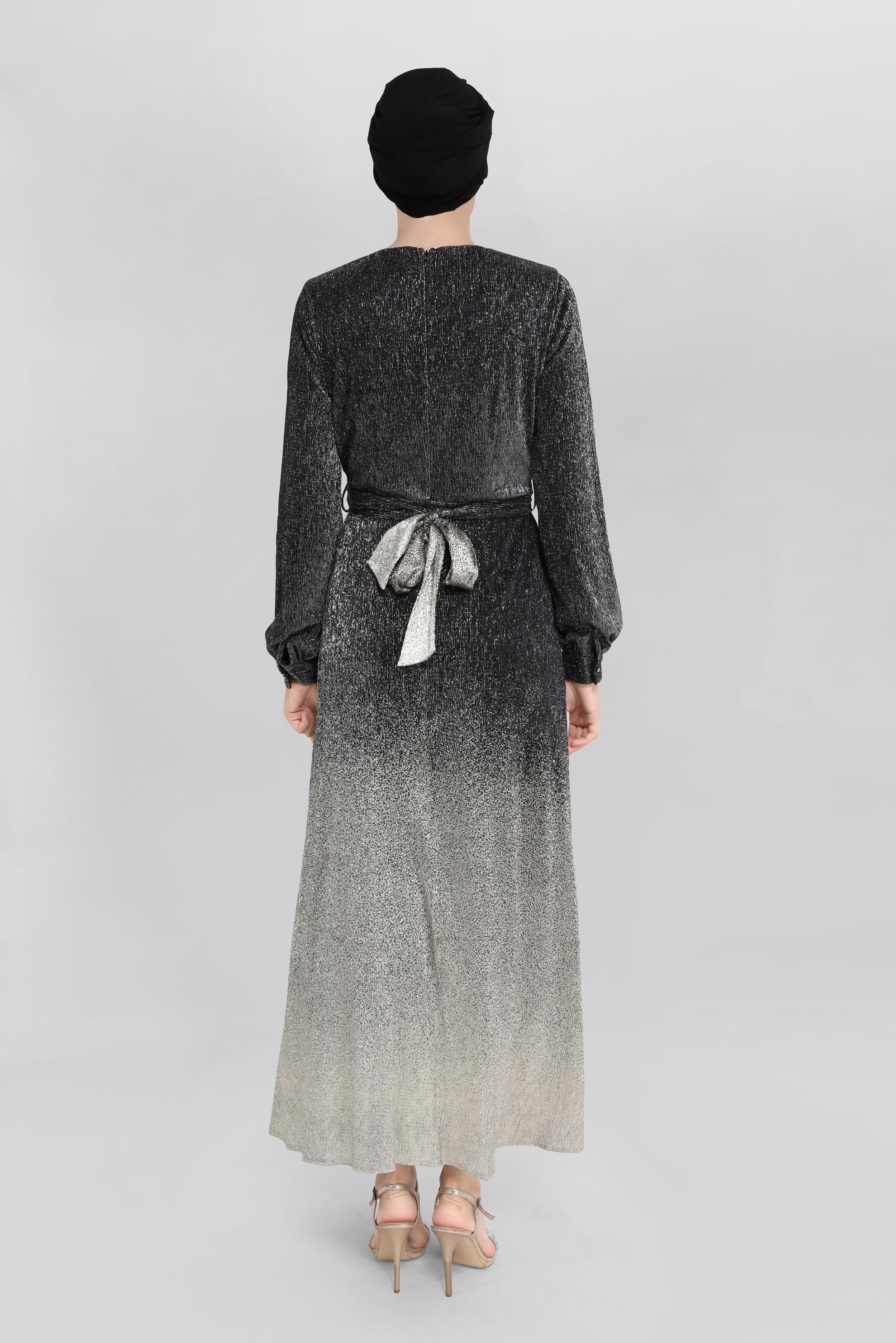 Tesettür giyim SİYAH FOİL BASKILI KUŞAKLI ELBİSE  40830 