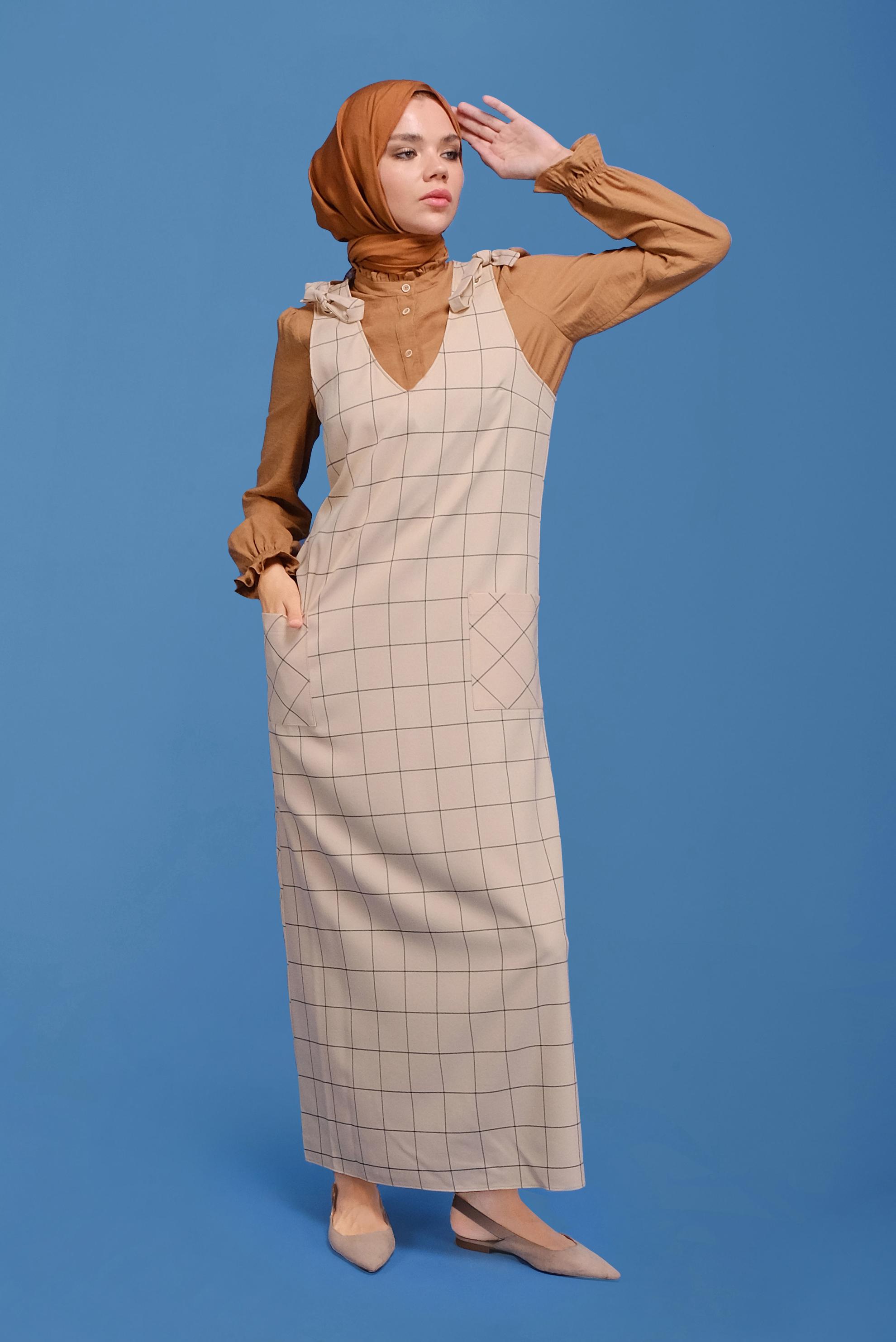 Tesettür giyim BEJ OMUZ DETAYLI CEPLİ JİLE 40832