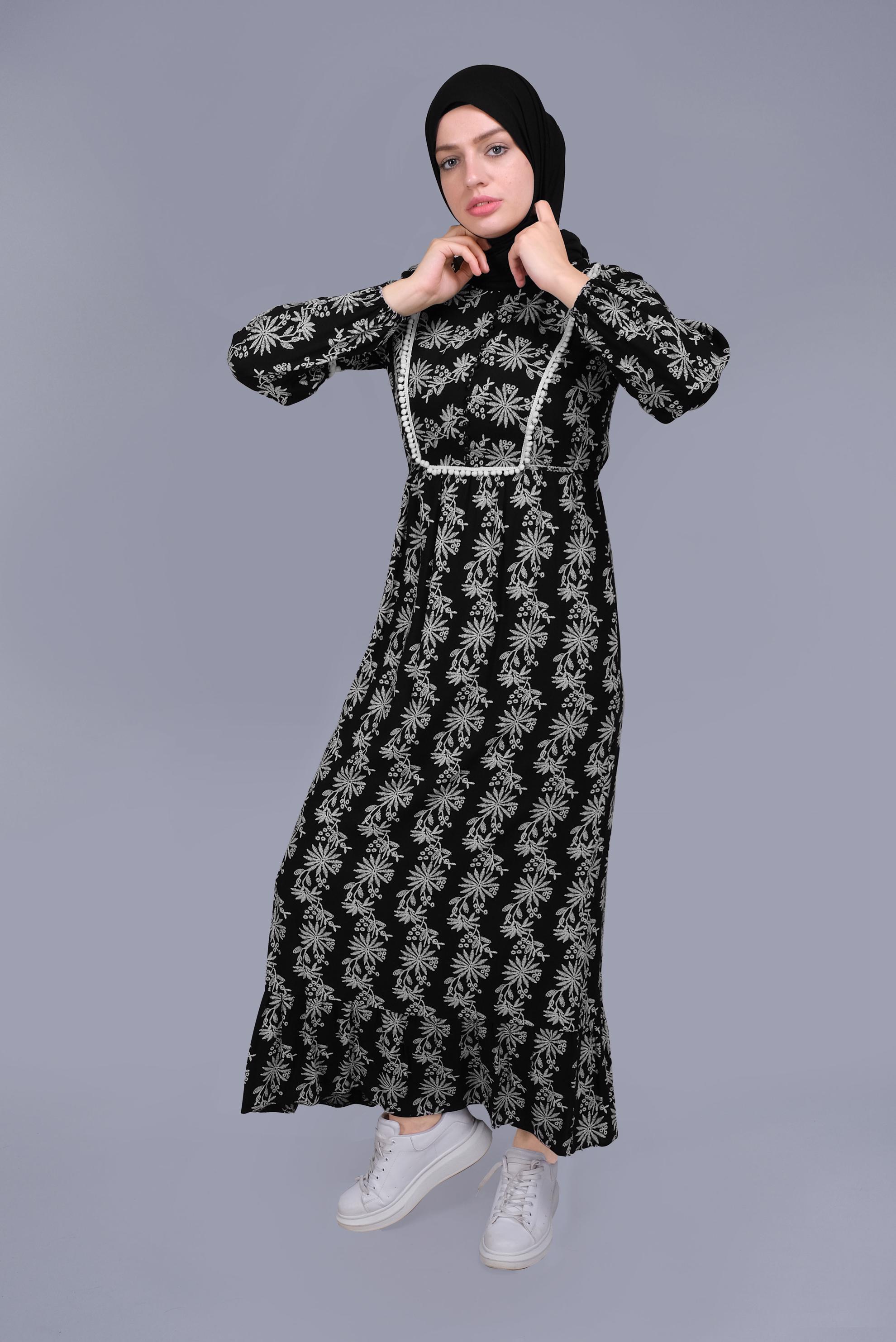 Tesettür giyim SİYAH NAKIŞLI MANŞETLERİ LASTİKLİ ELBİSE 40834 
