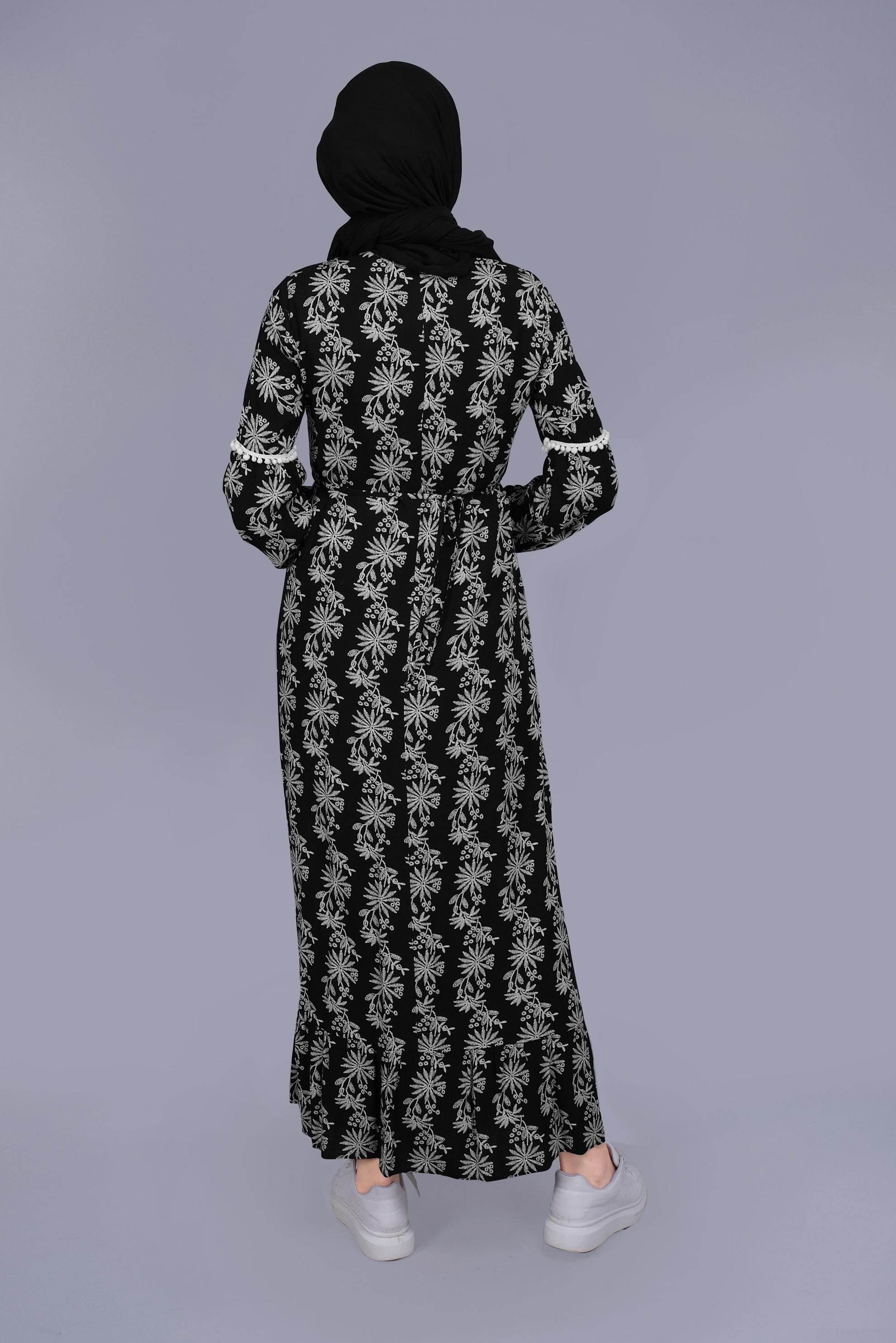 Tesettür giyim SİYAH NAKIŞLI MANŞETLERİ LASTİKLİ ELBİSE 40834 