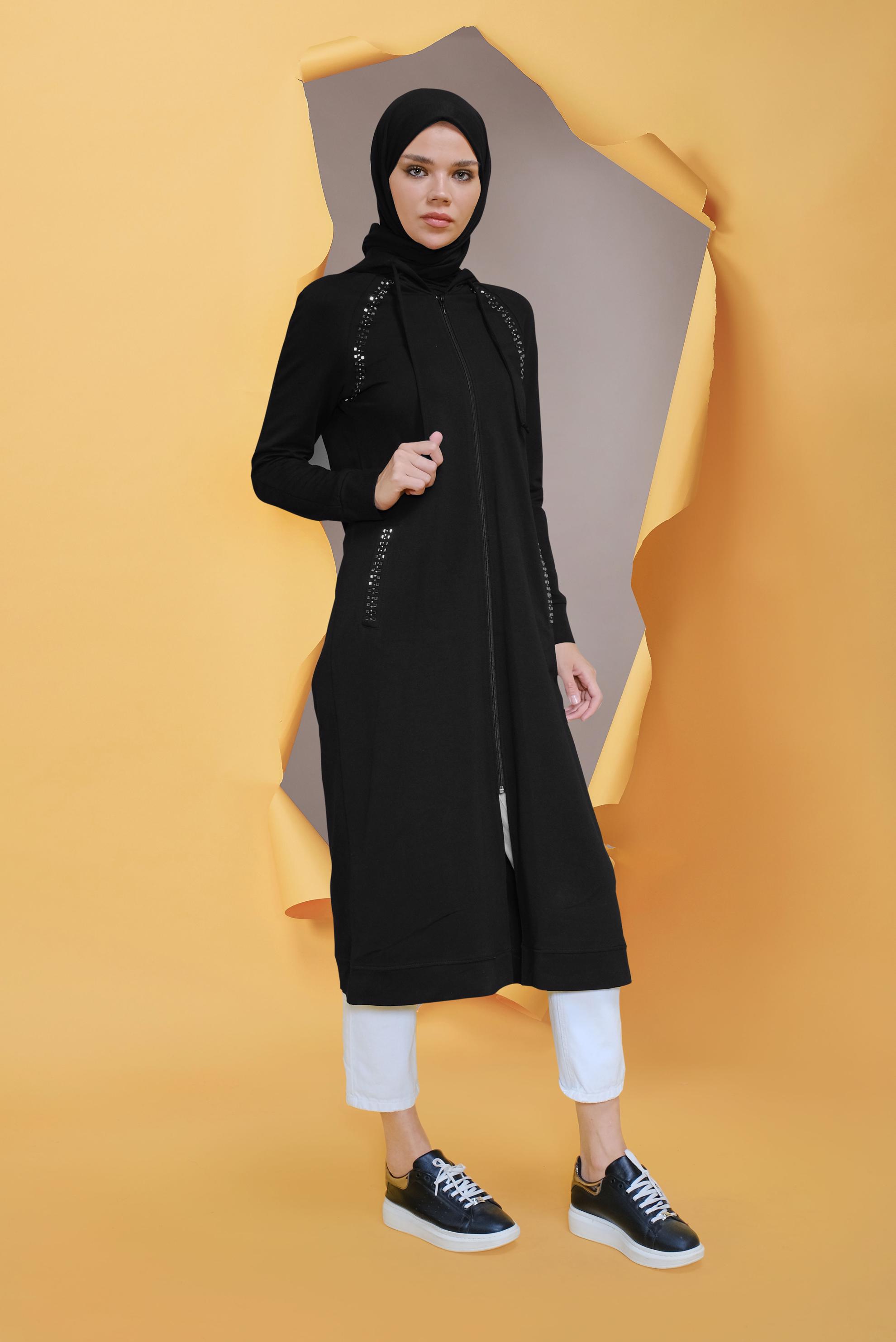 Tesettür giyim SİYAH TAŞ BASKILI EŞOFMAN TUNİK 40721	