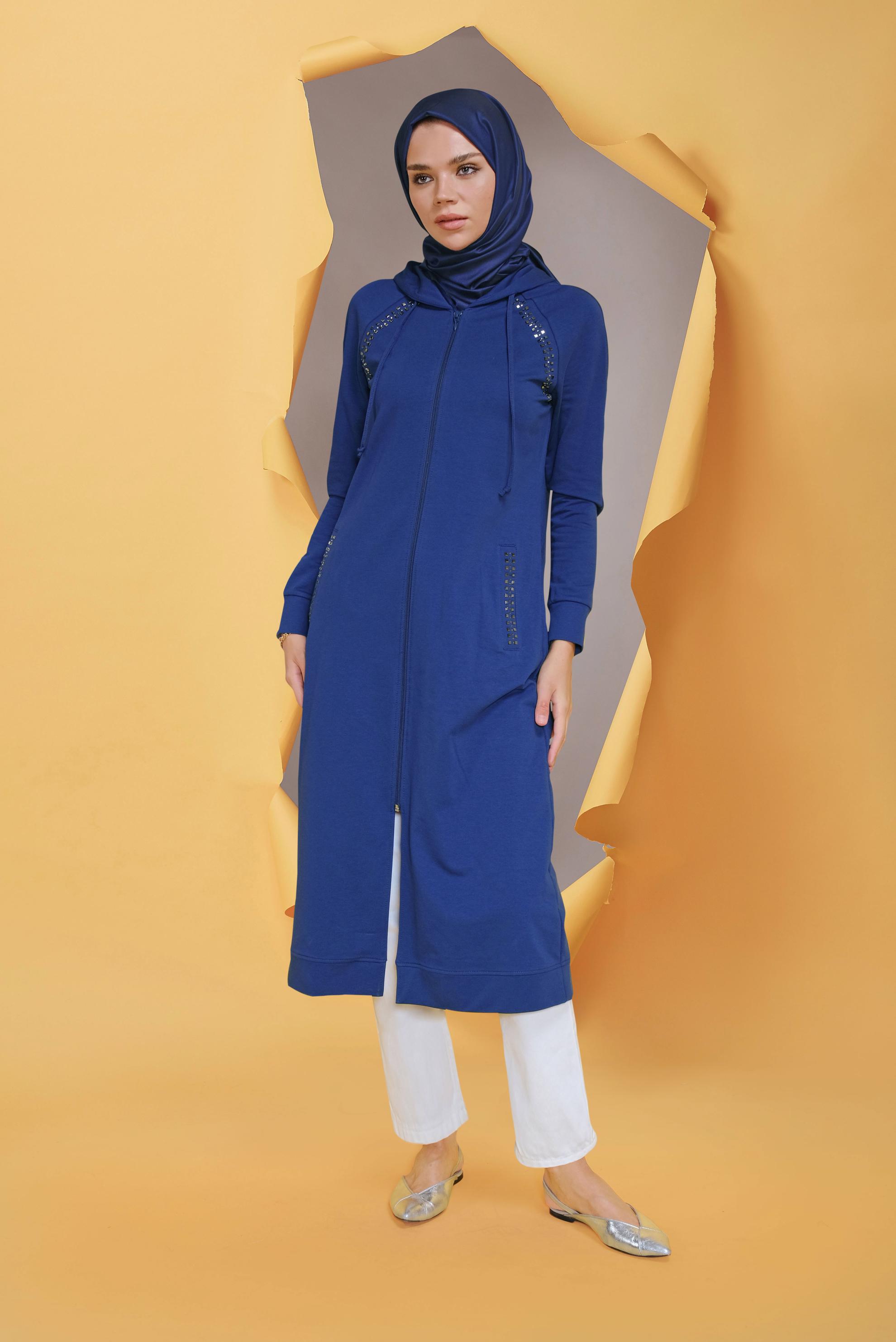 Tesettür giyim LACİVERT TAŞ BASKILI EŞOFMAN TUNİK 40721	