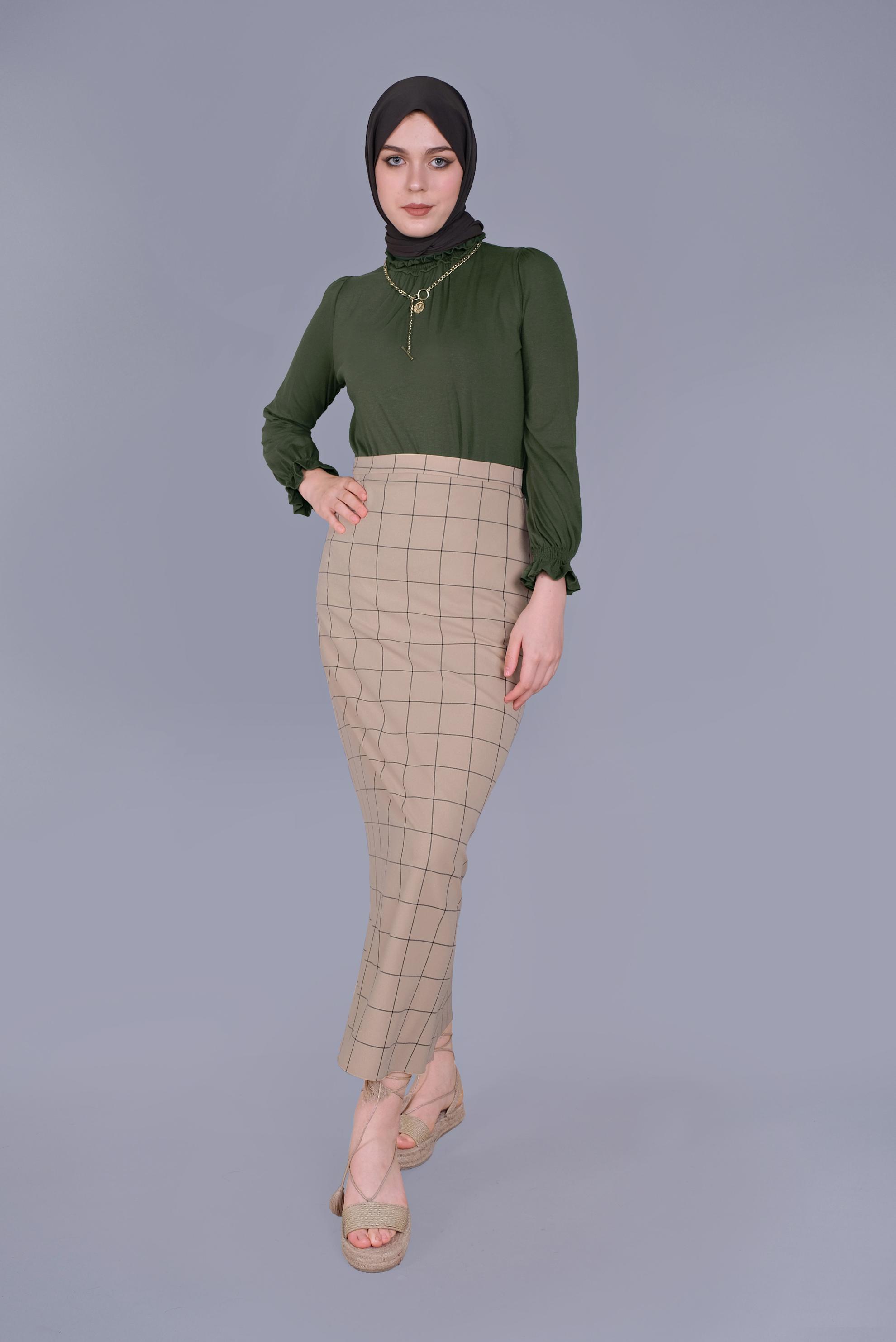 Tesettür giyim BEJ KARELİ KALEM ETEK 60092 