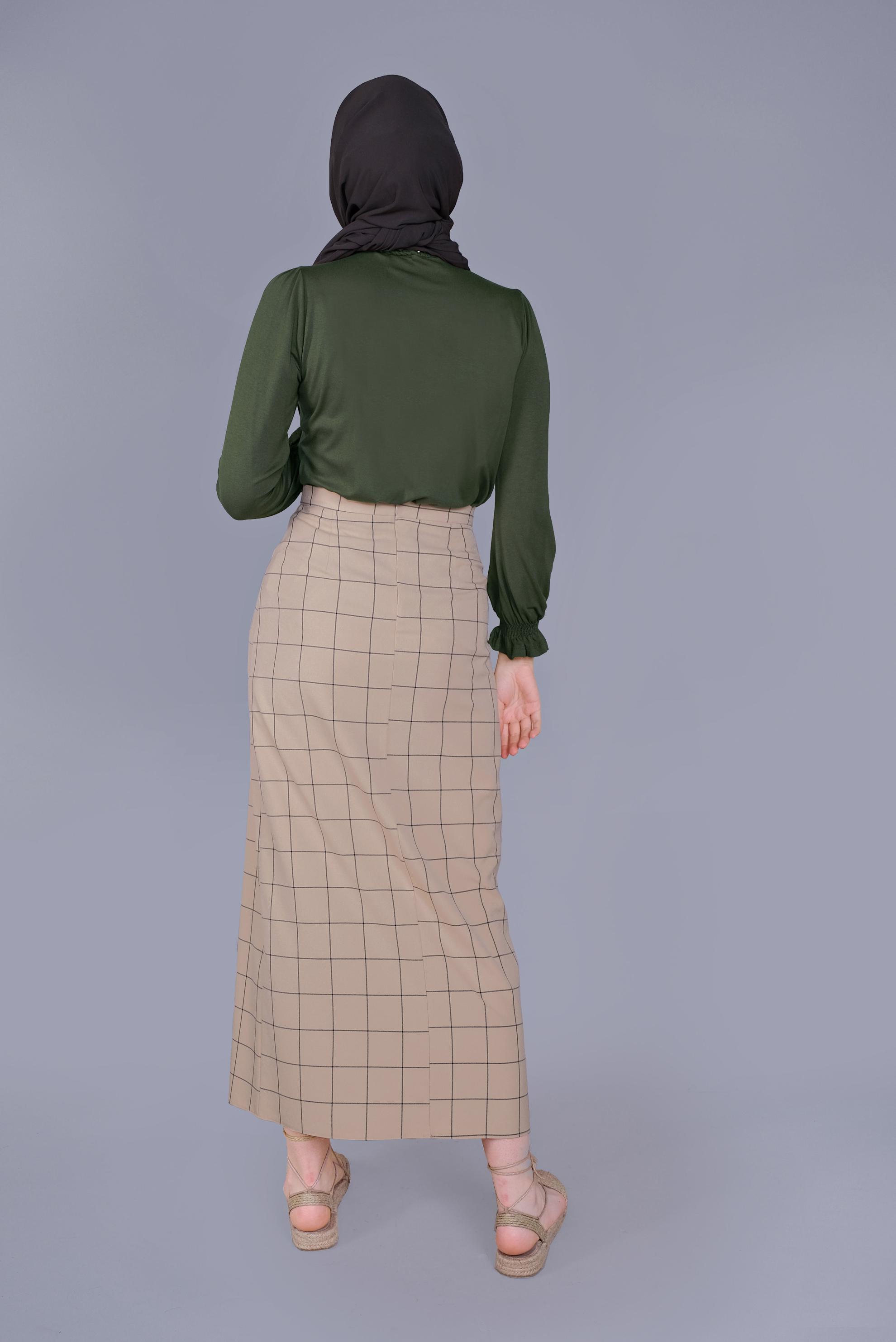 Tesettür giyim BEJ KARELİ KALEM ETEK 60092 