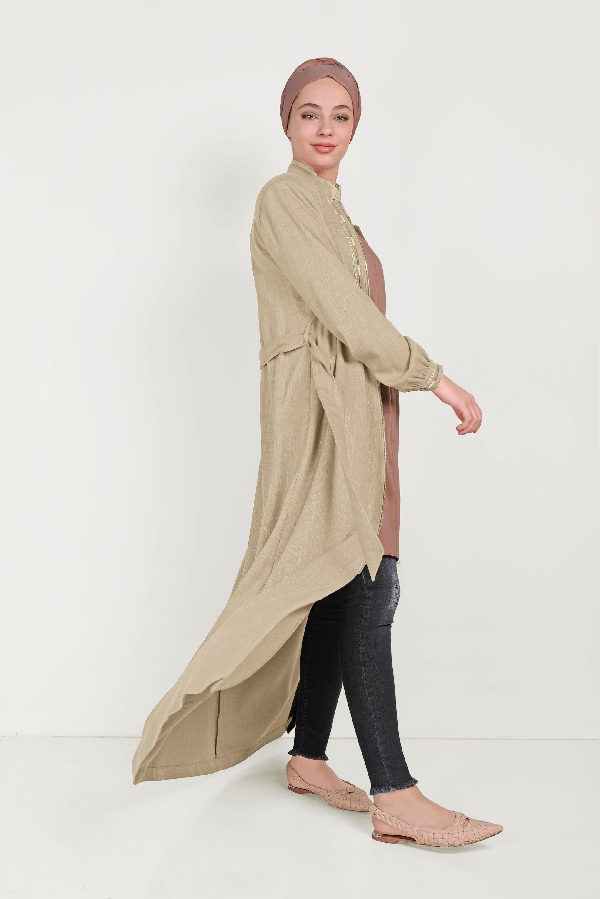 Tesettür giyim BEJ NAKIŞLI FERMUARLI PARDESÜ 10183