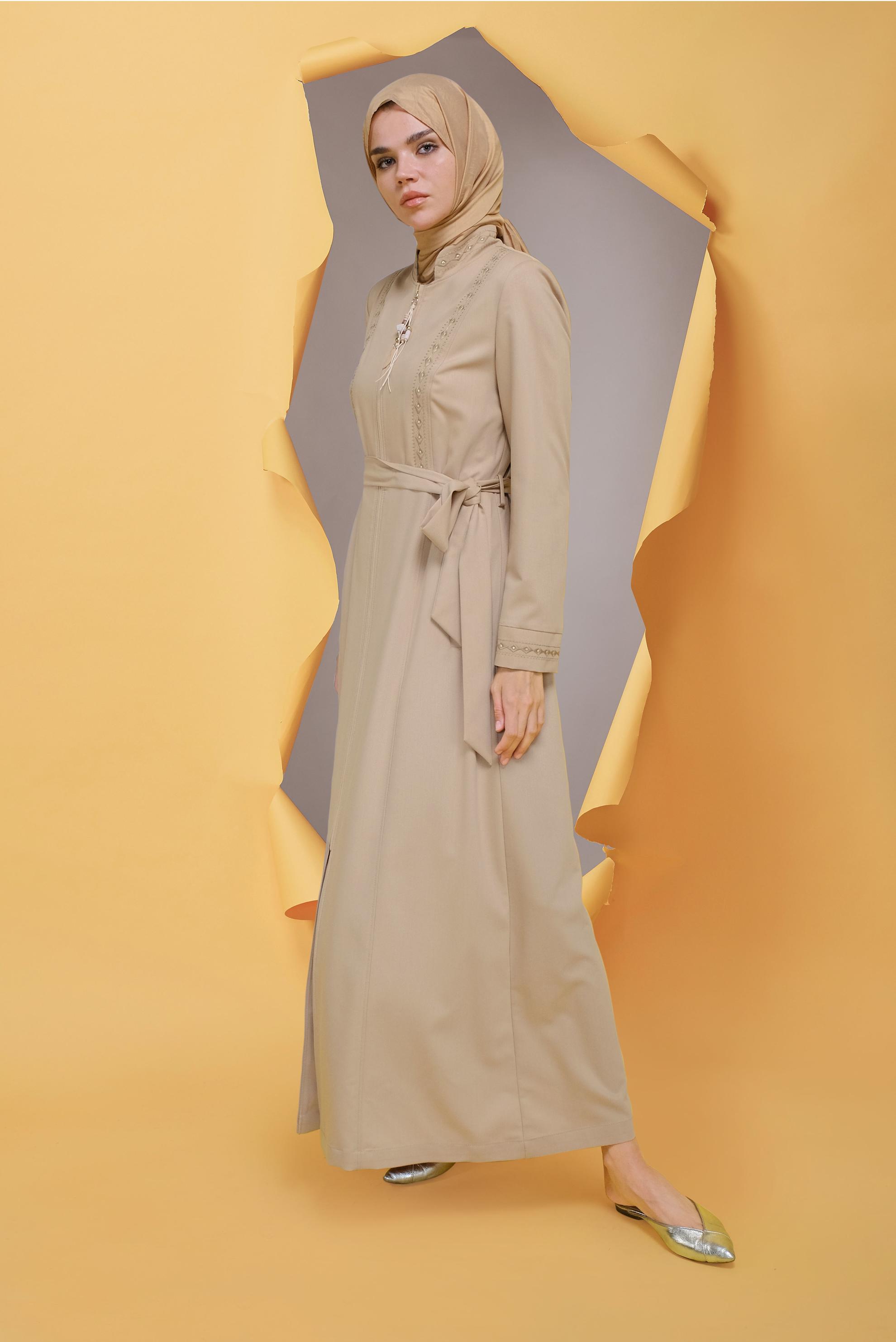 Tesettür giyim KAHVE NAKIŞLI BONCUKLU PARDESÜ 10219