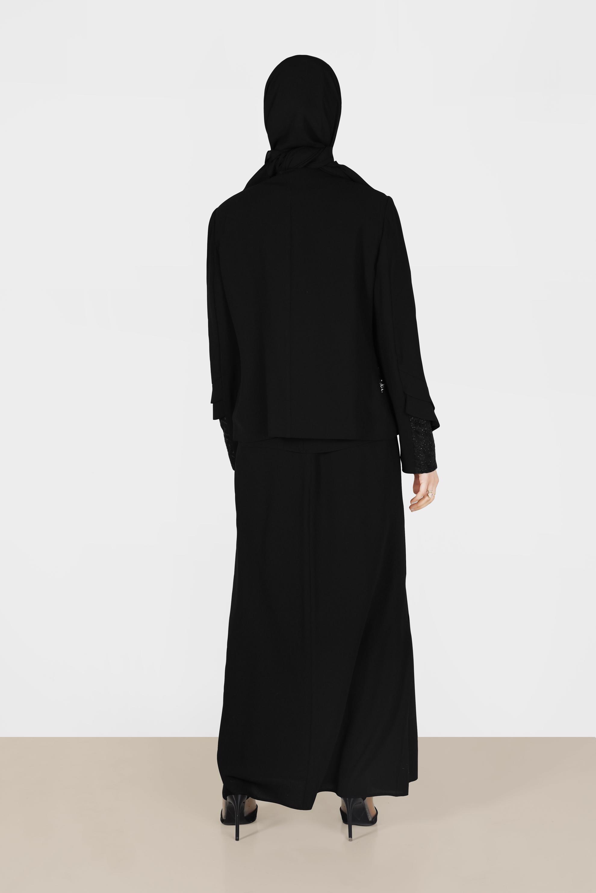 Tesettür giyim SİYAH İŞLEMELİ SİMLİ ÜÇLÜ ETEKLİ TAKIM 30023 